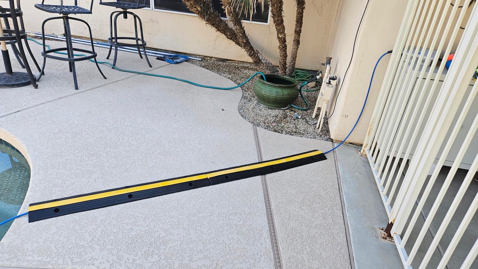 VEVOR Rubber Speed Bump, 2 Pack 2 Channel Speed Bump Hump, Long Modular Speed Bump Rated 22000 LBS Load Capacity, 39.3''x12''x1.97'' inch Garage Speed Bump for Asphalt Concrete Gravel Driveway customer photo 2