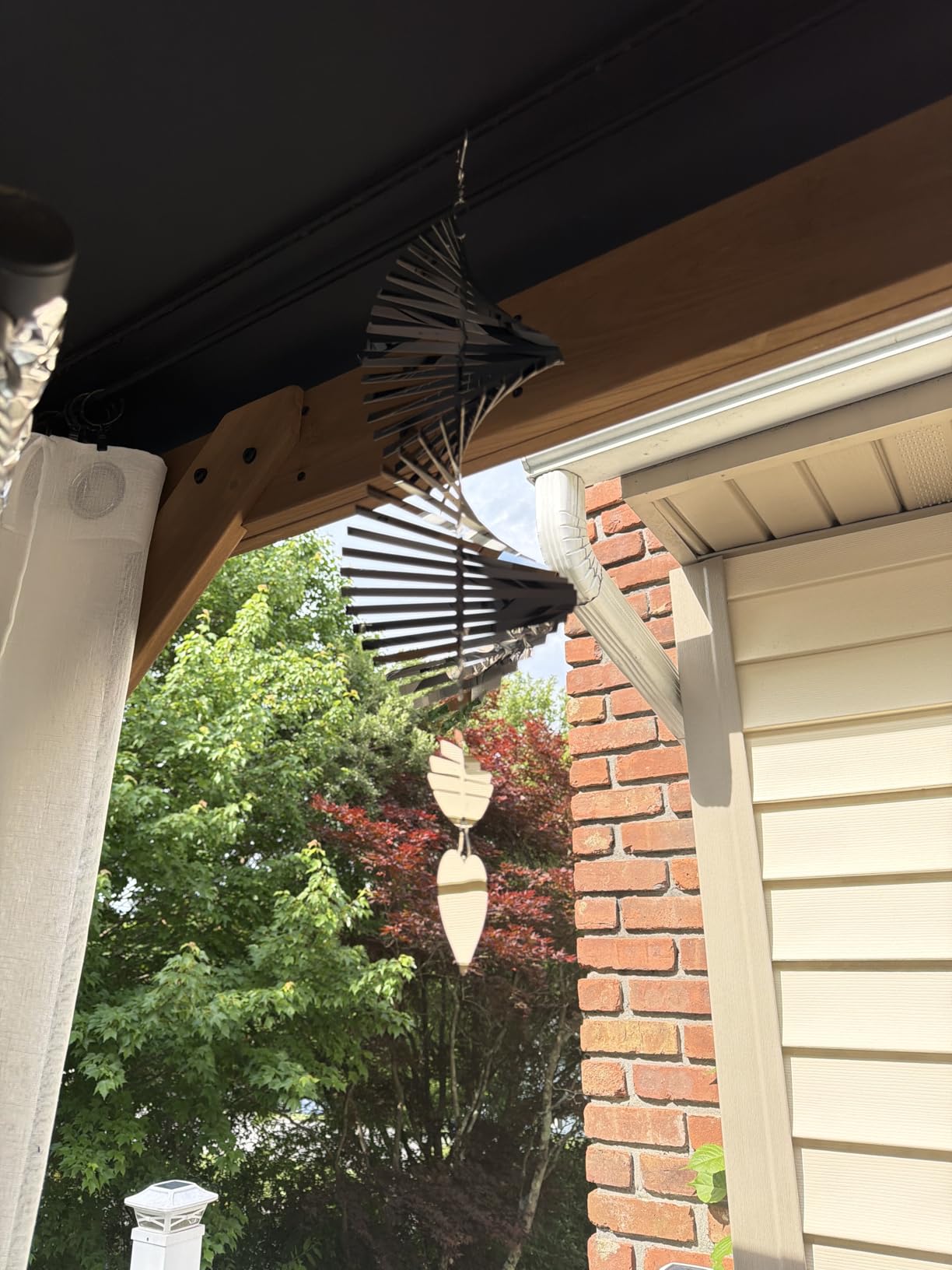 DJUAN Metal Bird Scare Discs Set - Highly Reflective Double-Sided Bird Reflectors, Extra Sparkly Wind Spinners Outdoor Garden Decor, Bird Devices Deterrent to Scare Birds Away from Yard Patio Farm customer photo 1