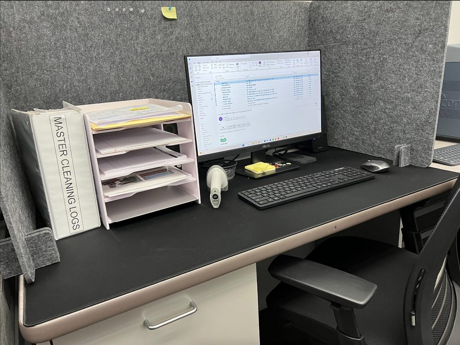 Buryeah 3 Pcs Desk Divider Desk Partition 23.6 x 47.2, 23.6 x 23.6 Stand up Freestanding Cubicle Privacy Panel Reducing Noise Visual Distraction Divider for Office Home School(Deep Gray) customer photo 1
