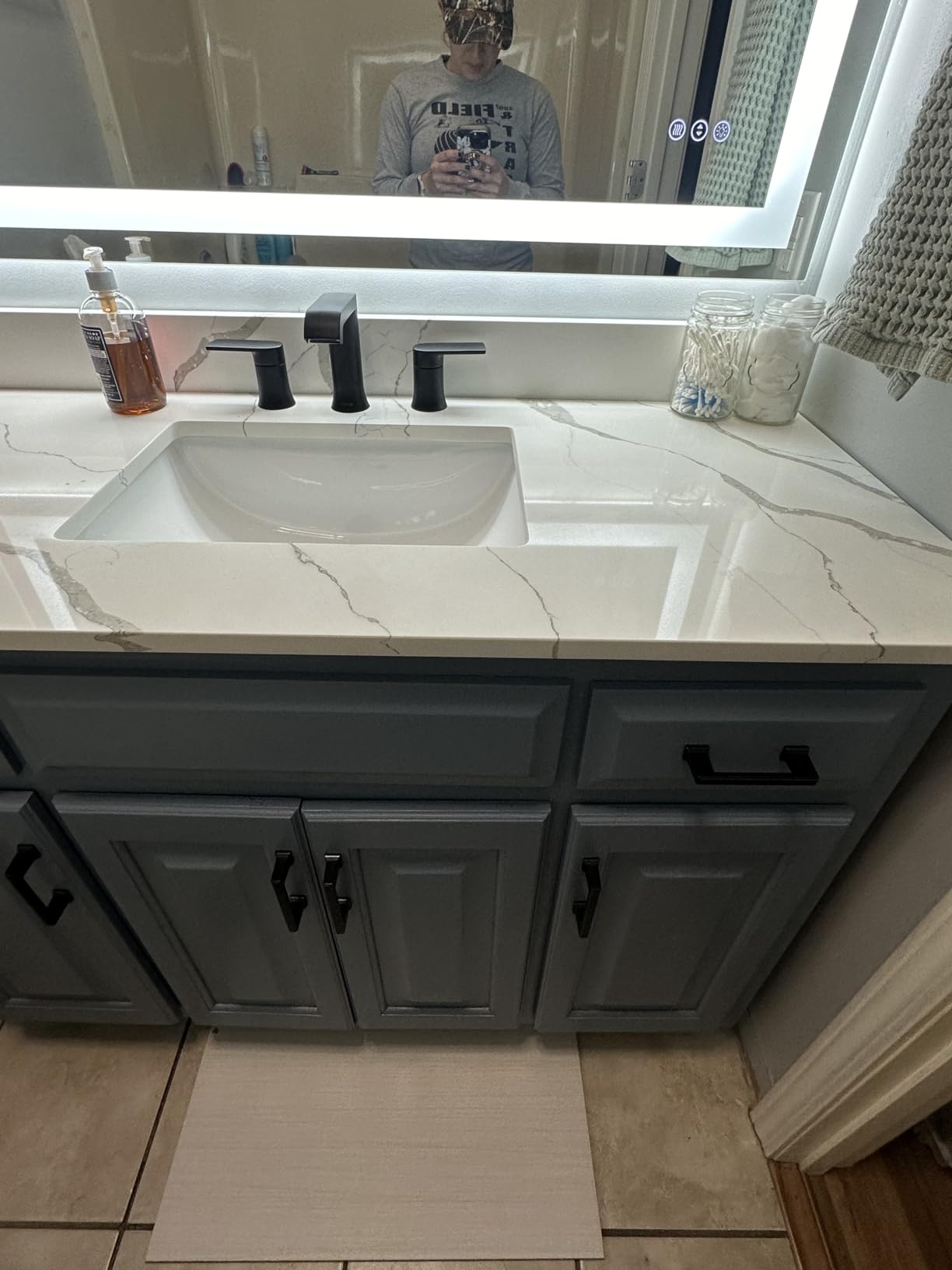 48 in.W x 22 in.D Quartz Calacatta River Vanity Top, with Undermount Single Middle Sink, with Two Sidesplash & One Backsplash, 8 Inch Faucet Hole Spread Bathroom Vanity Sink Countertop customer photo 2