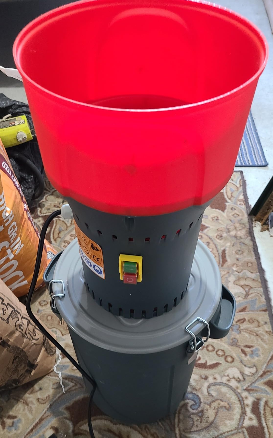 15.8 Gal Electric Corn Grinder Mill for Chicken Feed with 7 Sieves, 1300W Grain Mill Grinder, Heavy Duty Feed Grinder for Dry Corn, Wheat, Rice, Flour, Livestock Feed, Farm & Homestead Use customer photo 2