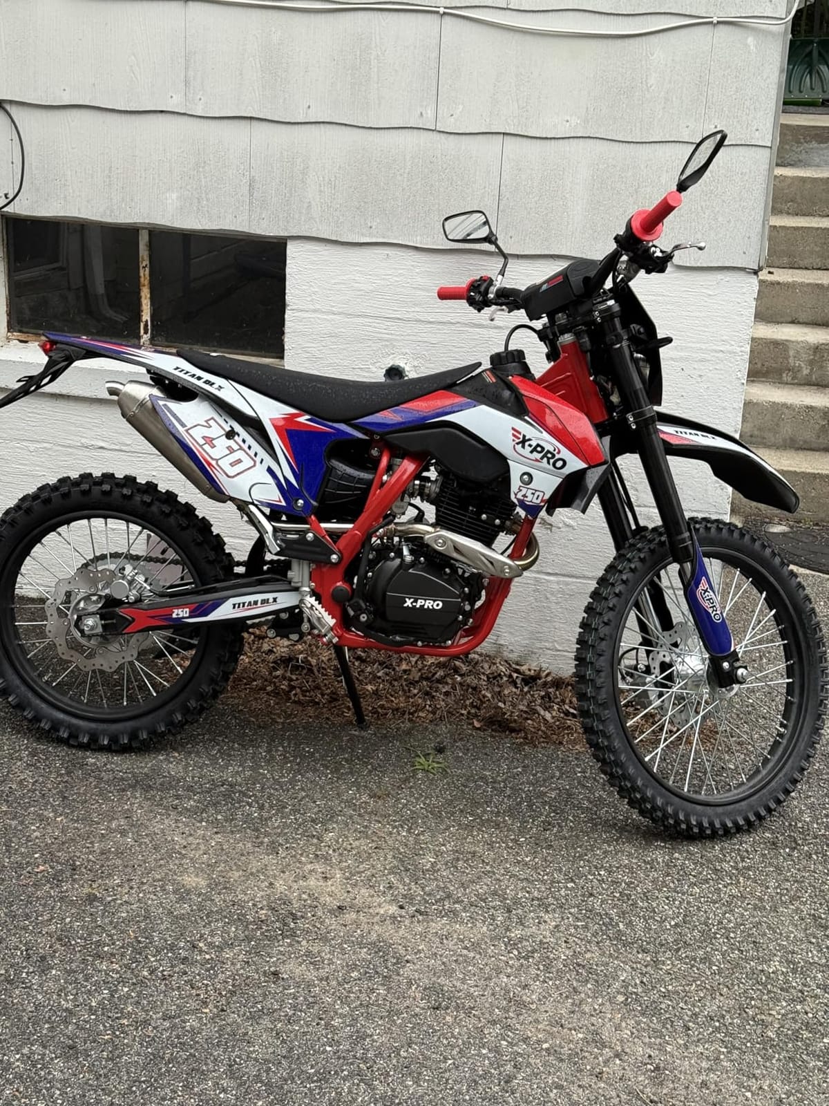 X-PRO Titan 250 DLX 250cc Dirt Bike with All Lights and 5-Speed Manual Transmission, Electric/Kick Start! Big 21
