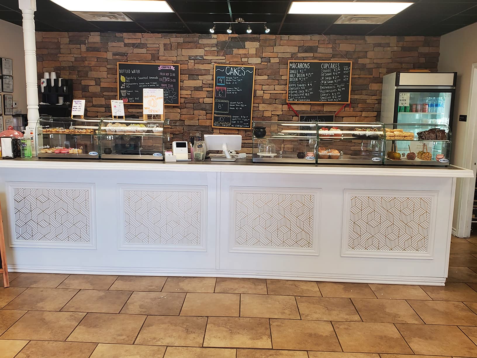 KoolMore 40 in. Glass Countertop Dry Bakery Display Case with Two Shelves and Bamboo Trays (DC-53C-B) customer photo 2