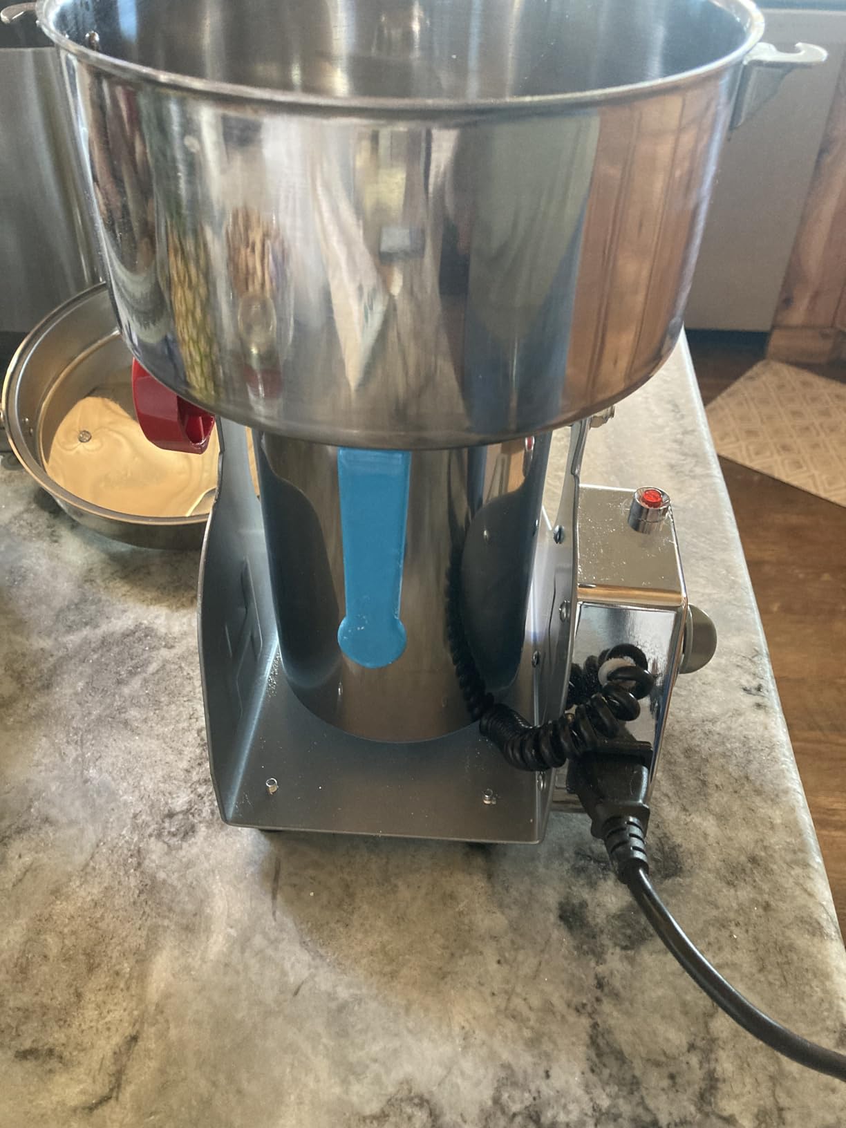 Grain Mill Grinder 2000g High Speed Food Grain Mill Stainless Steel Seeds Flour Nut Wheat Corn Spices & Seasonings Dry Grinder Electric Machine Grinder for Kitchen customer photo 2