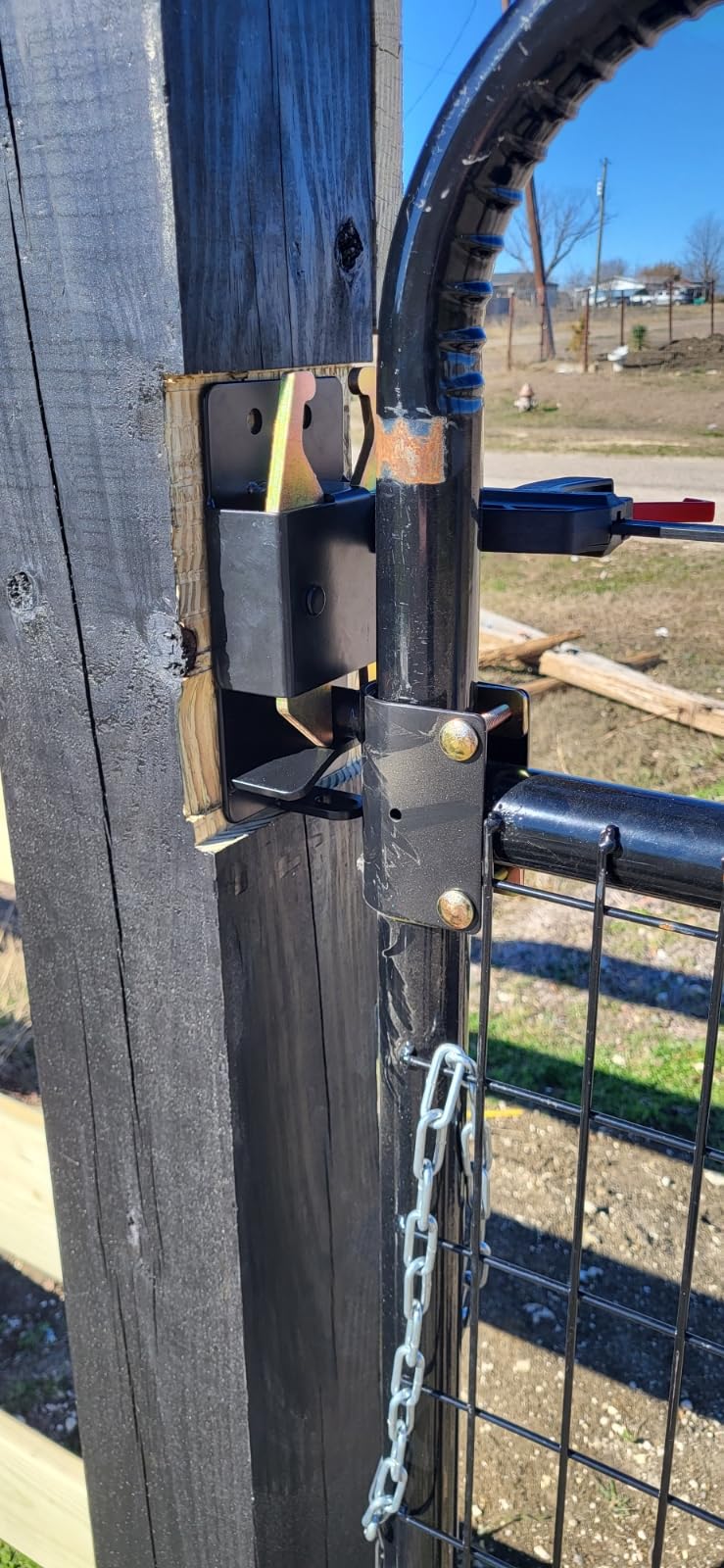 HILLMASTER 2 Pack Heavy Duty 2 Way Farm Gate Latch, Two Way Fence Gate Latch for Metal Gates Livestock Cattle Gate Latches Gate Hardware for Horse Corrals, Ranches(Screws and Instructions Included) customer photo 1