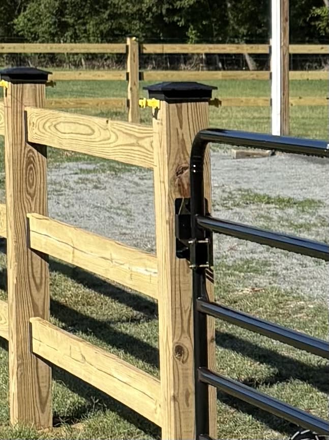 HILLMASTER 2 Pack Heavy Duty 2 Way Farm Gate Latch, Two Way Fence Gate Latch for Metal Gates Livestock Cattle Gate Latches Gate Hardware for Horse Corrals, Ranches(Screws and Instructions Included) customer photo 2
