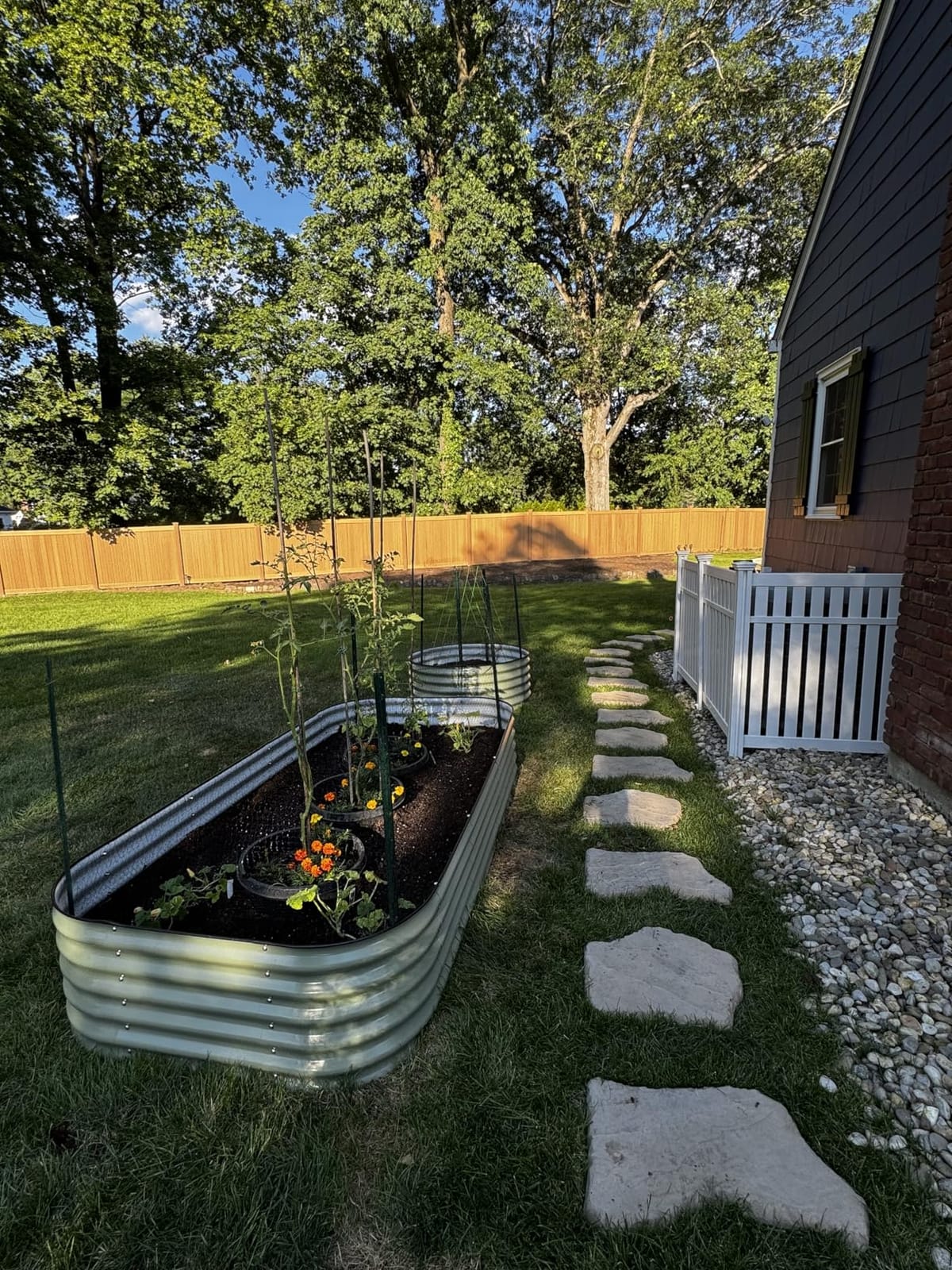 Enclo Hartford Privacy Screen, White Vinyl DIY No Dig Kit | 4ftH x 3.3ftW, 3 Panels, Trash Bin or AC Enclosure, EC18016 customer photo 2