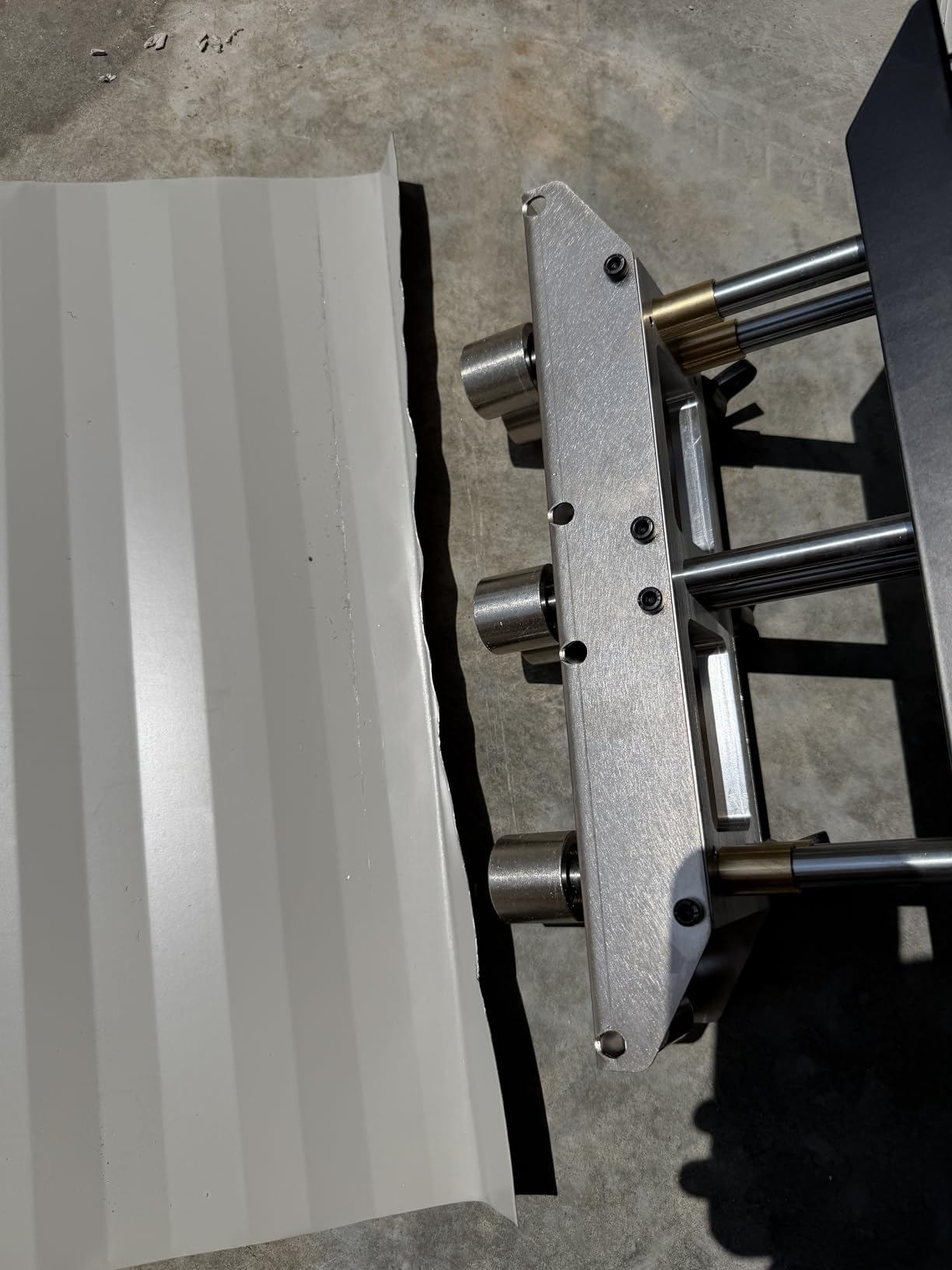3-Station Roller for Bending Metal Roofing Materials at 0-90° Angle, Large Radius Sheet Metal Bead Roller Bender for Making 1/2-5in (13‑130mm) Bending customer photo 1