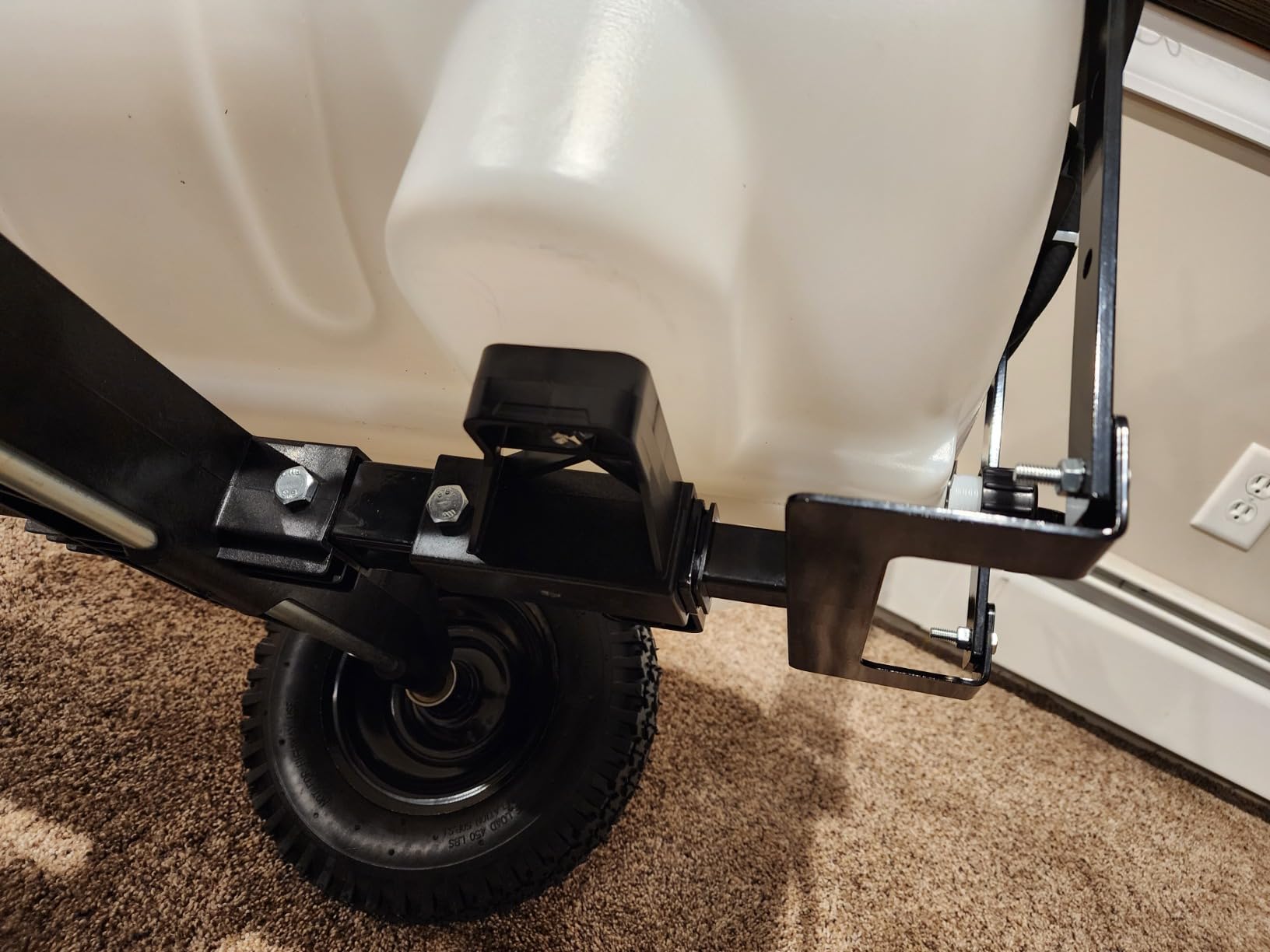 CHAPIN 97664 15-Gallon Tow-Behind ATV/UTV Sprayer, 2-Nozzle Boom customer photo 2