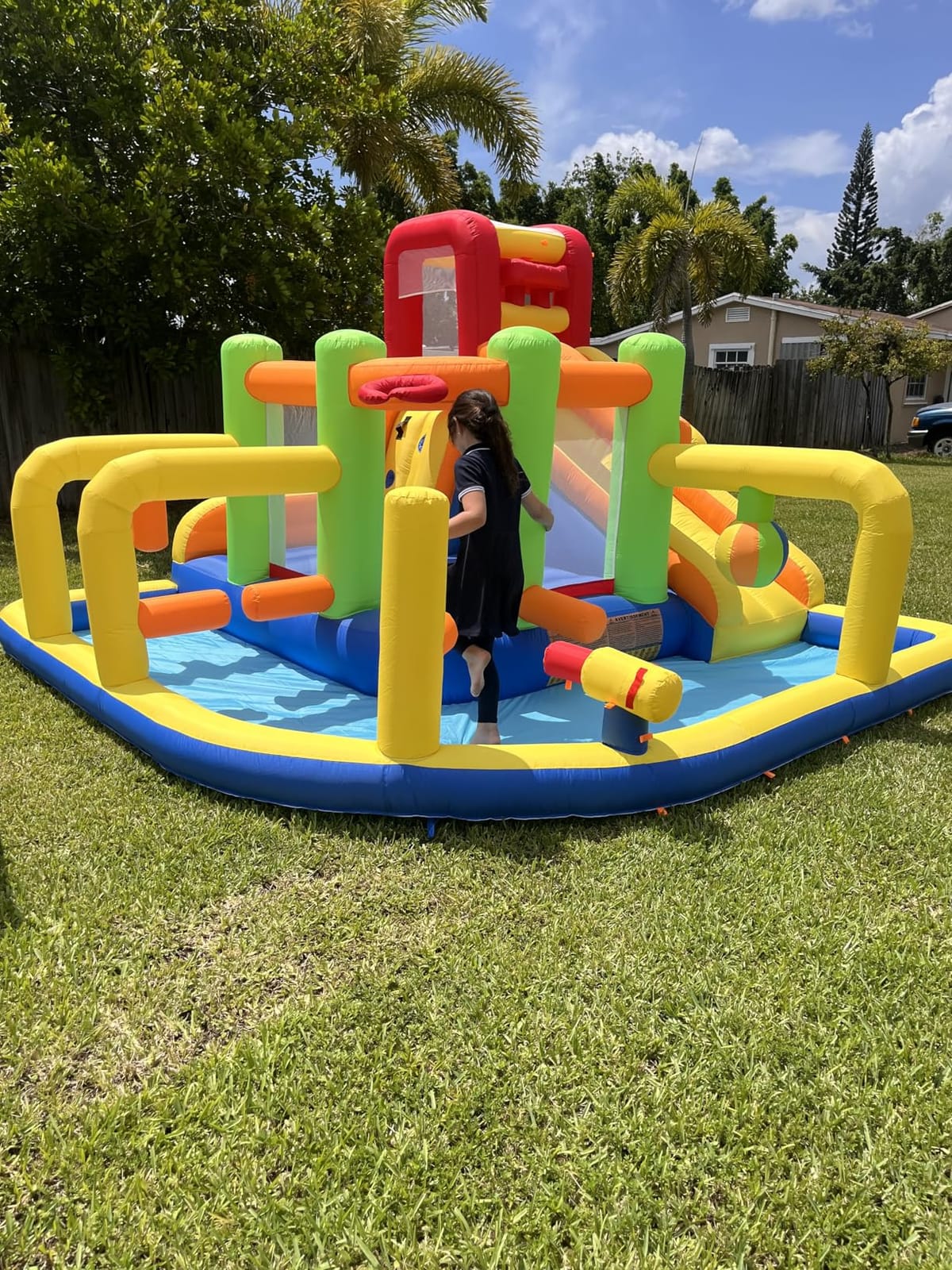 Umbalir 9-in-1 Inflatable Obstacle Bounce House with Water Slide customer photo 2