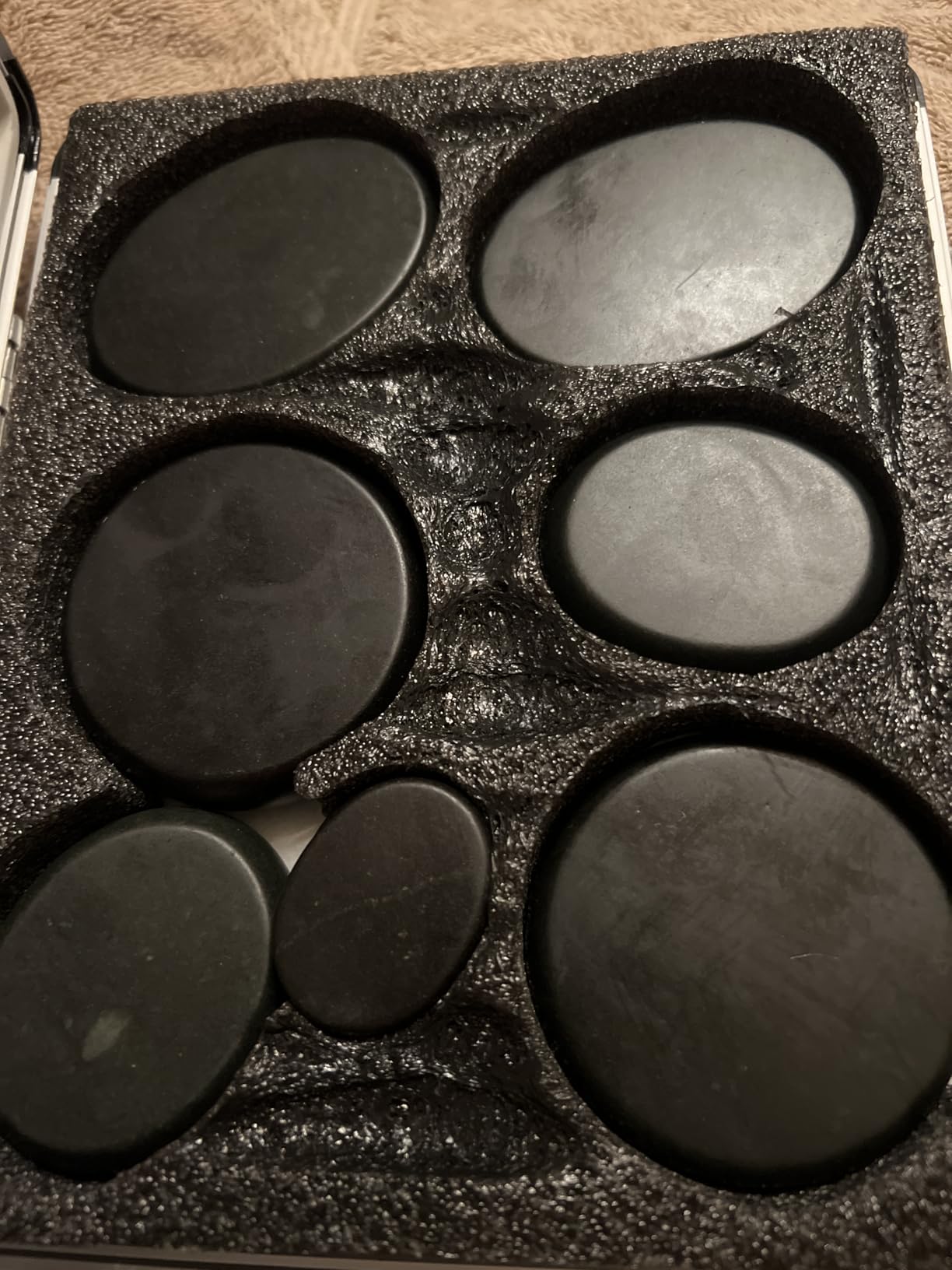 AICNLY 10 Pcs Basalt Hot Stones Massage Set with Temperature Adjustment customer photo 2