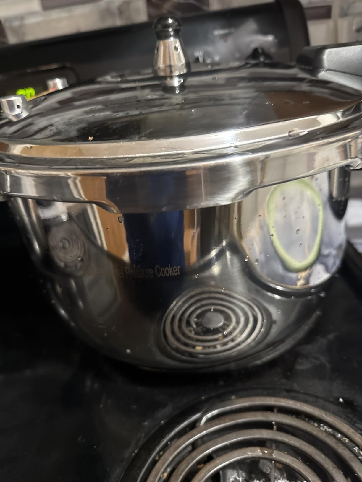 Stainless Steel Pressure Cooker 10 Quart, Induction Stove Top Pressure Cooker with Pressure Indicator Safeguard Devices, Compatible with Gas & Induction Cooker customer photo 1