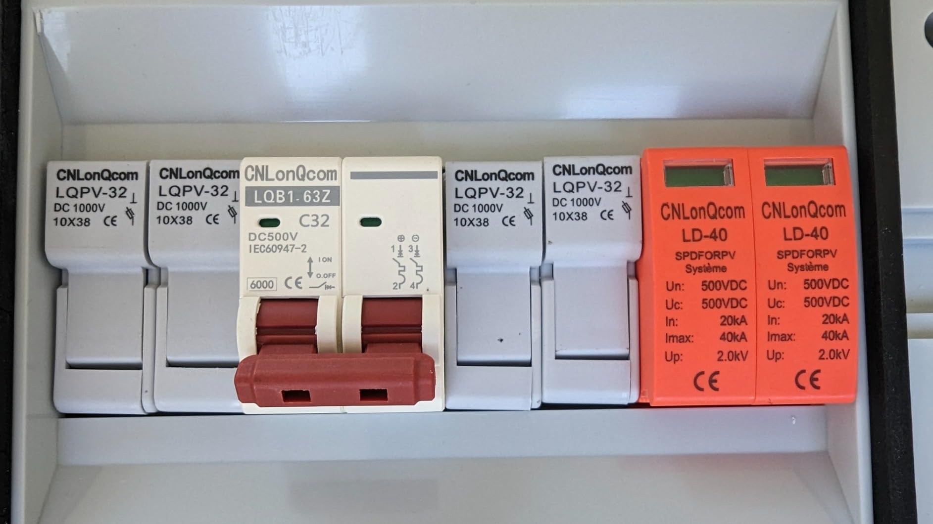 2 String Solar PV Combiner Box IP65 2 in 1 Out DC500V 32A Circuit Breaker with Surge Protector and 15A PV Fuse,Solar Disconnect Switch Outdoor Waterproof for Solar Panels System customer photo 2