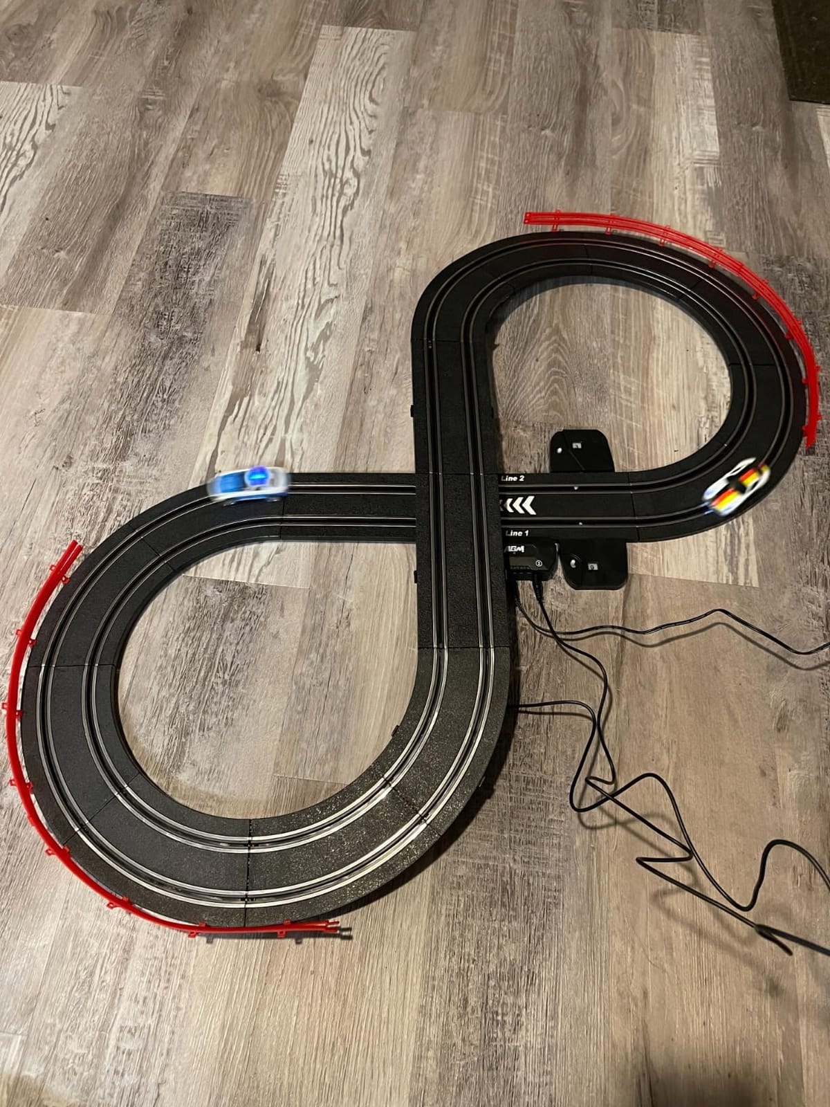 AGM MASETCH Slot Car Racing Track Set with 4 Unique Slot Cars, Battery Powered or Electric Car Track, Gift Toys for Boys Girls 4-12 Years Old customer photo 2