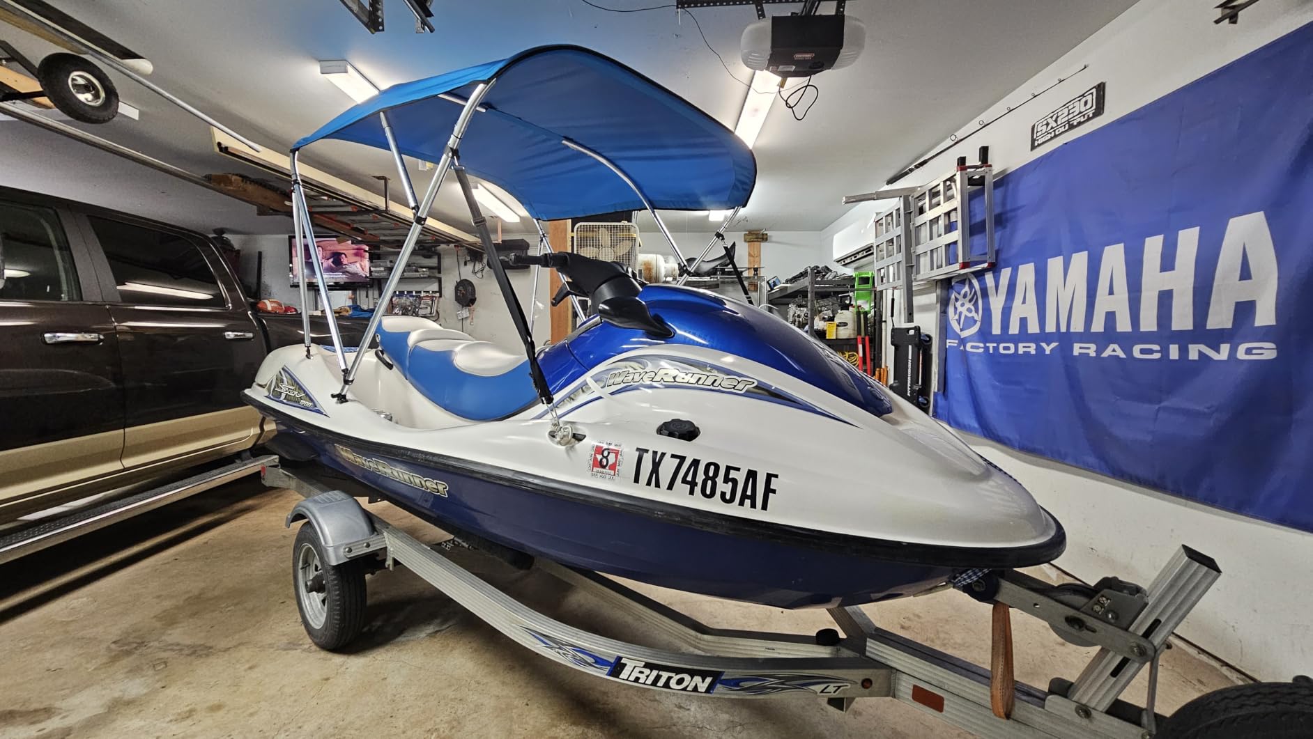 VEVOR 3 Bow Boat Bimini Tops, 600D Polyester Canopy with Aluminum Alloy Frame, Waterproof & Sun Shade Boat Awning Canopy with Storage Bag, 2 Support Poles, 4 Straps, 6'L x (54