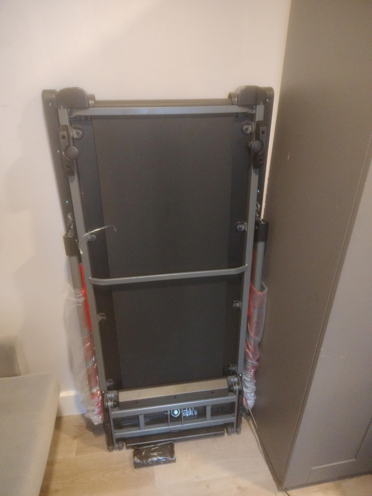 Renestar Folding Treadmill for Home with Auto Incline customer photo 2