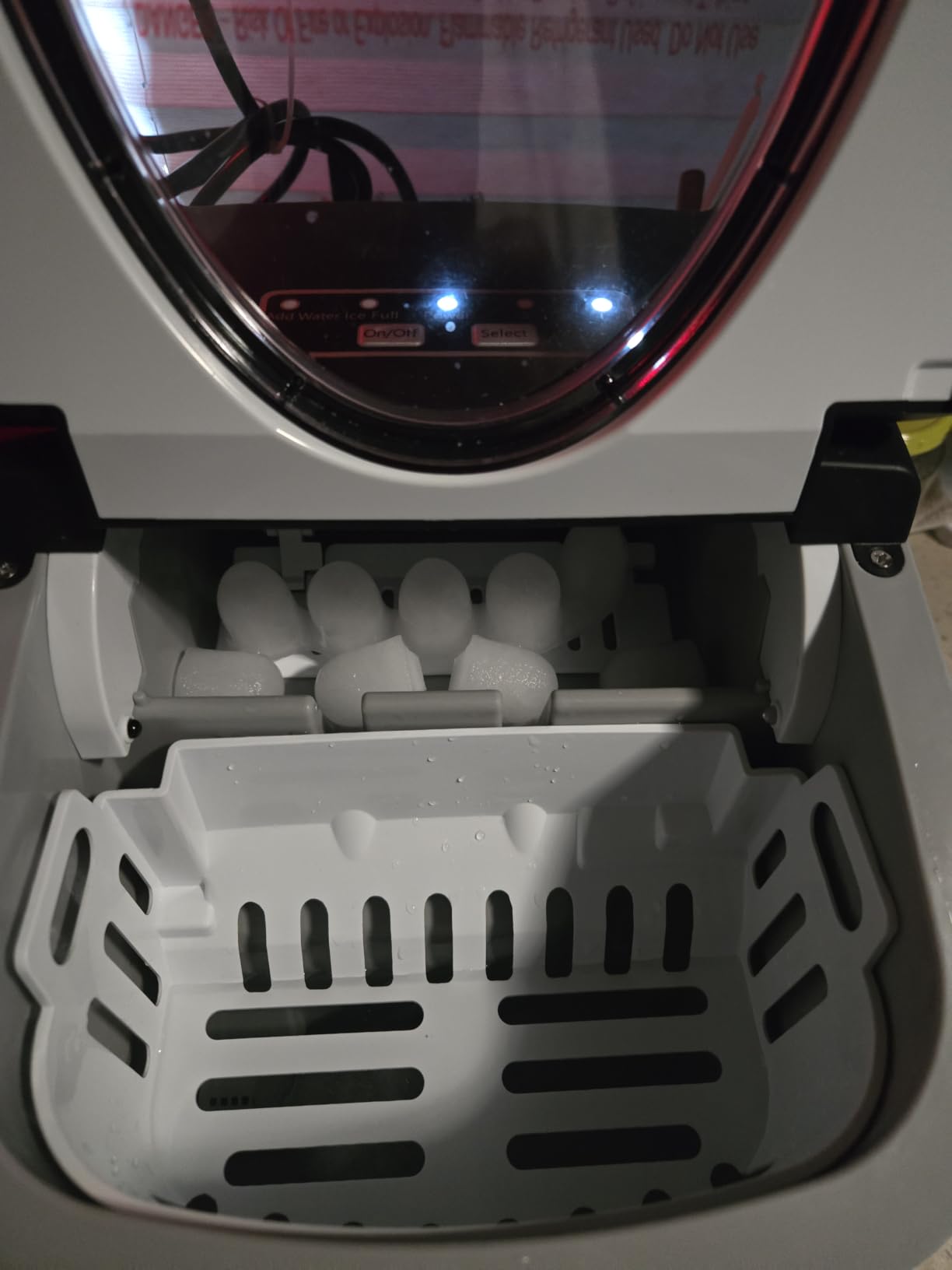 FRIGIDAIRE EFIC128AMZBLK Compact Countertop Ice Maker, 26 lb per Day, Black customer photo 1
