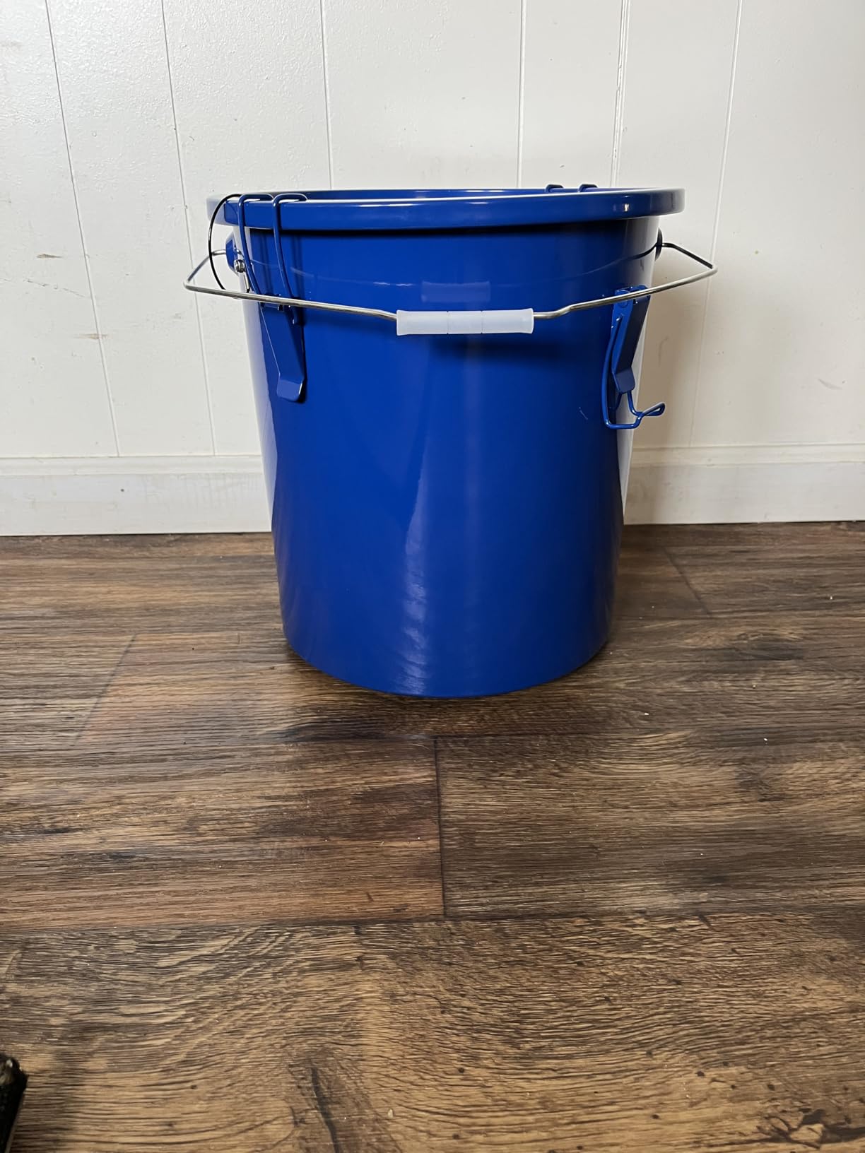 VEVOR Fryer Grease Bucket - 6 Gal Carbon Steel Oil Disposal Caddy with Rust-Proof Coating, Transport Container with Lid, Lock Clips, Filter Bag for Hot Cooking Oil Filtering customer photo 2