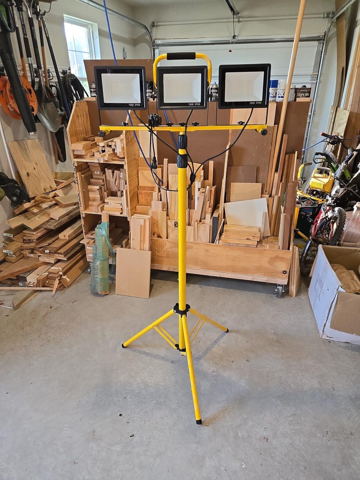 Zetunlo 21000Lumen LED Work Lights with Stand - 3 Head Portable Work Light with 16FT Cord - IP66 Waterproof Tripod Worklights for Outdoor Indoor Job Site Workshop Garage Construction Site Lighting customer photo 2