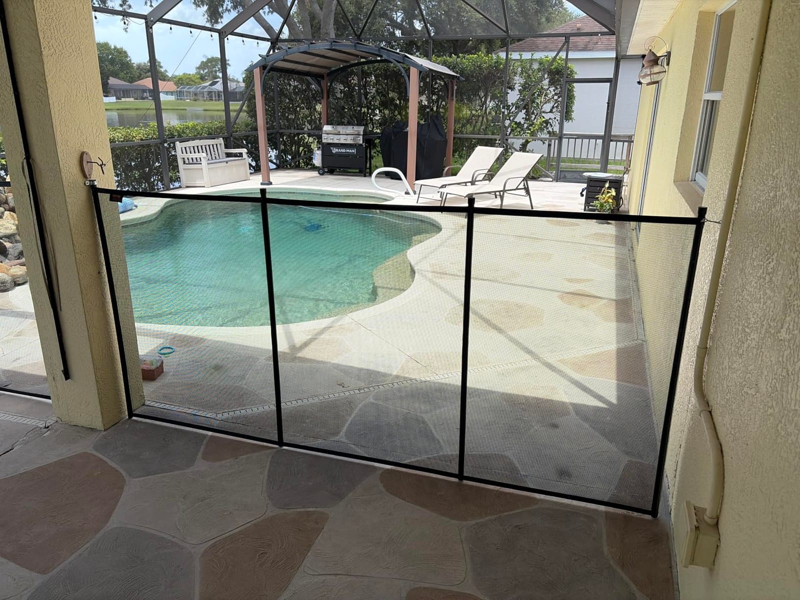 VEVOR Pool Fence, 4 x 2.5 FT Pool Gate for Inground Pools, Pool Safety Fence Gate Kit with Stainless Steel Latch, Removable Child Safety Pool Fencing, Black, 4FTx2.5FT customer photo 2