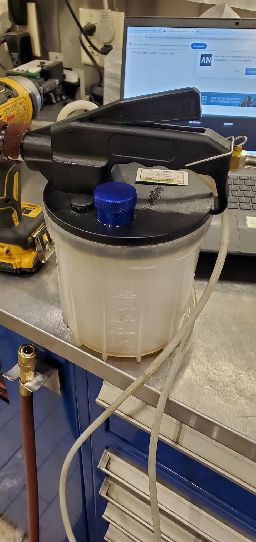 3L Brake Bleeder Kit, One Person Vacuum Brake Fluid Bleeder Kit customer photo 1