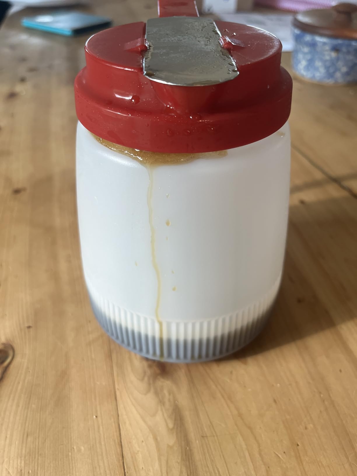 Restaurantware-Chef 101 48 Ounce All Purpose Syrup Dispenser, 1 Honey Dispenser - Red Top, Stainless Steel Slide Cover, Plastic Pancake Syrup Bottle, Perfect For Diners, Restaurants, Home customer photo 1