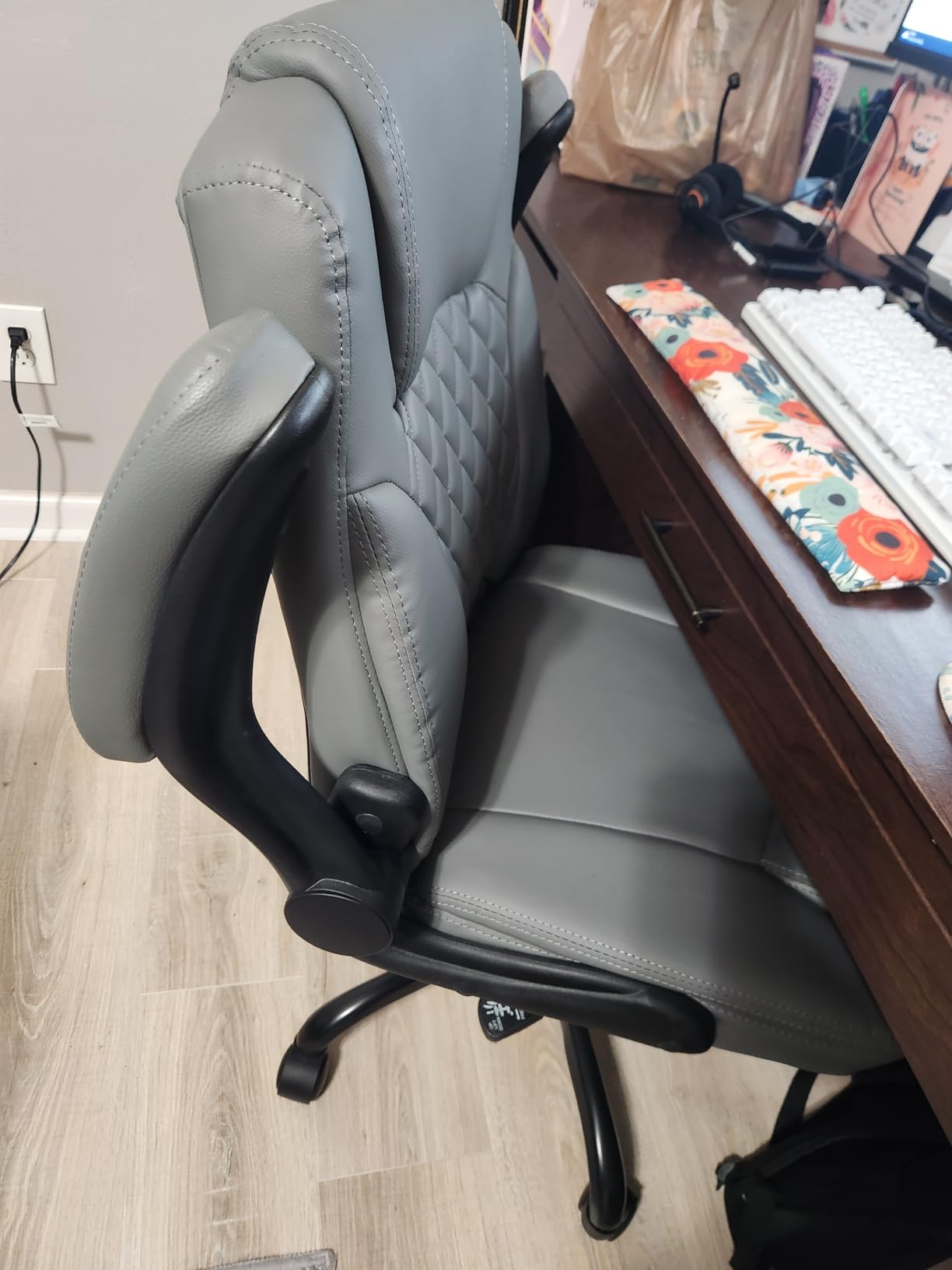 Leather Office Chair, PU Home Computer Desk Chairs with Ergonomic Back Support, 360°Swivel Free,Small Gmaing Chair with Wheels and Adjustable Armrests, for Short People Use, Black customer photo 1