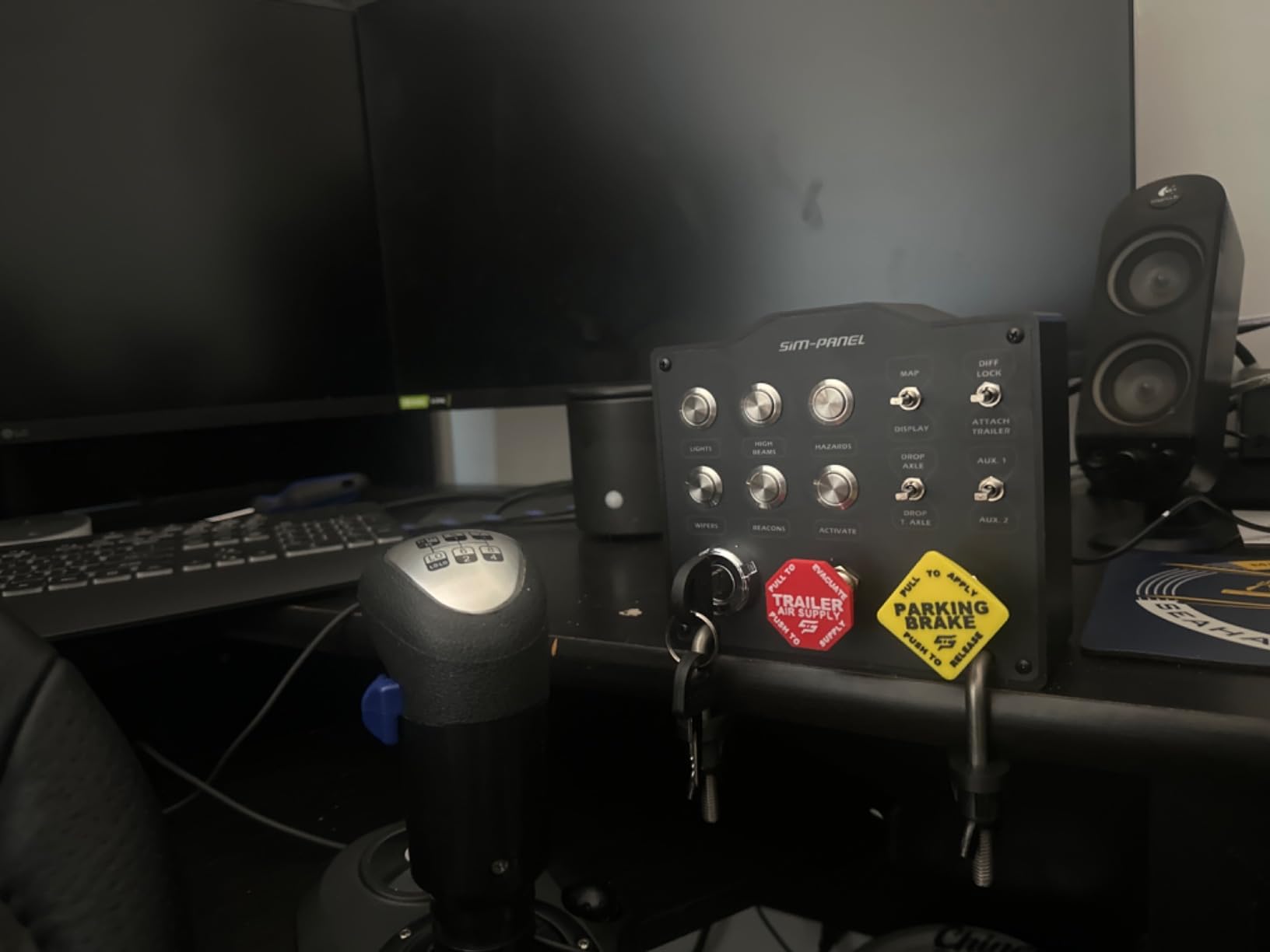 SIM-PANEL HT/HTE Button Box for American Truck Simulator (ATS/ETS2 Button Box) (W/Customizable BACKLIGHTING) customer photo 1