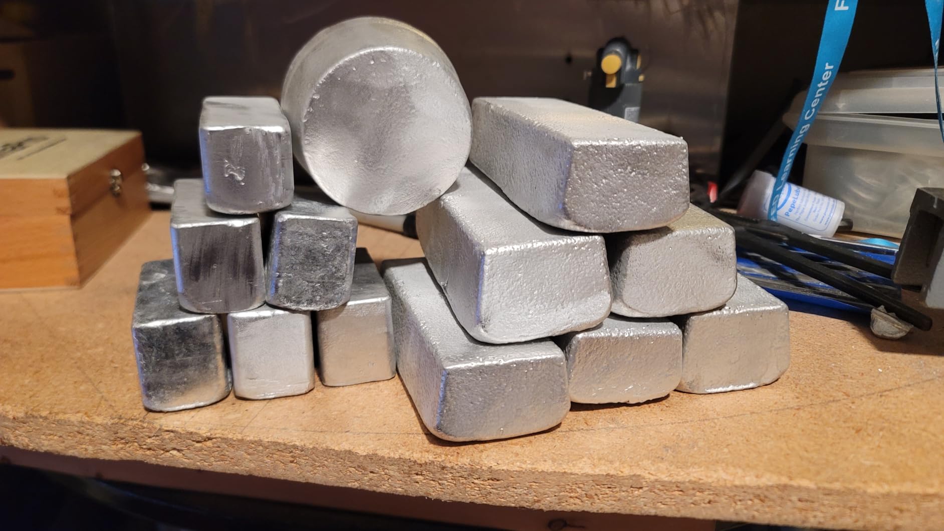 VEVOR 12KG Propane Melting Furnace Kit Large Capacity Foundry Home, Blacksmithing Forge with Crucible & Tongs Kiln, Stainless Steel Smelter, for Metal Scrap Recycle, Gold Copper Silver Casting customer photo 1