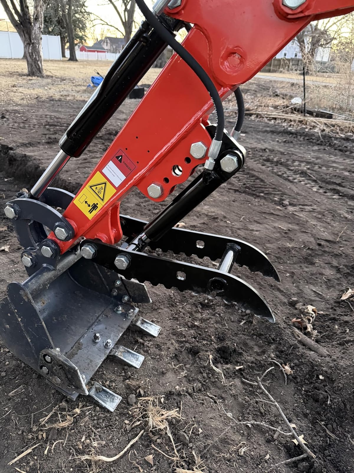 Mini Excavator Hydraulic Thumb for Typhon & Agt Mini Excavators under 3 Ton | 3-Hole Hydraulic Thumb for Chinese & L-Bracket Classic Mini Excavators, with L-Shaped Bracket and 2 Hydraulic Hoses customer photo 1