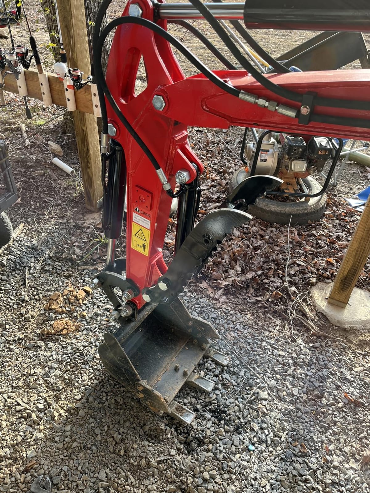 Hydraulic Thumb Clamp For Mini Excavators Attachments, Metal Grab Clip Thumb with 2*M14 Hoses for Single Hole Hydraulic Thumb Clip without L-Shaped Bracket customer photo 1