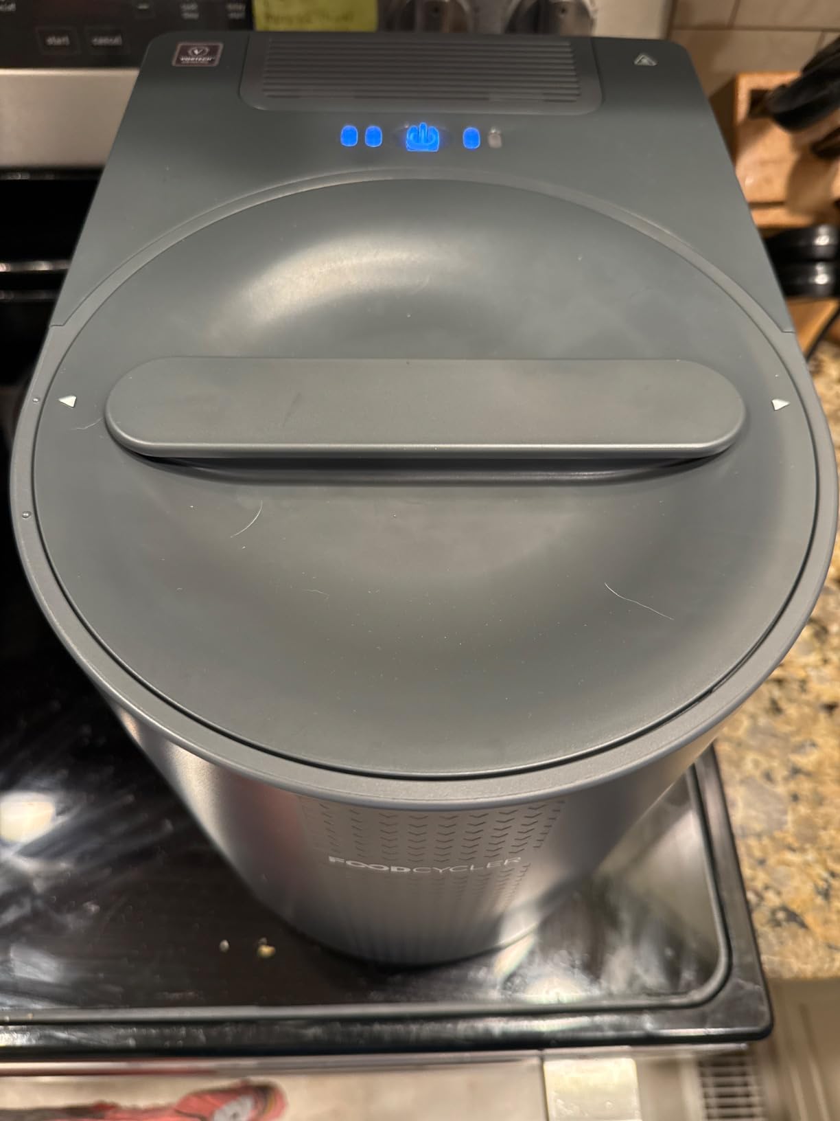 Food Cycler Eco 3 Compact Kitchen Food Recycler | Indoor Composter Bin Alternative | Electric Countertop Food Waste Disposer with Odorless 3.5L Indoor Food Waste Bin for Easy Waste Management | White customer photo 1