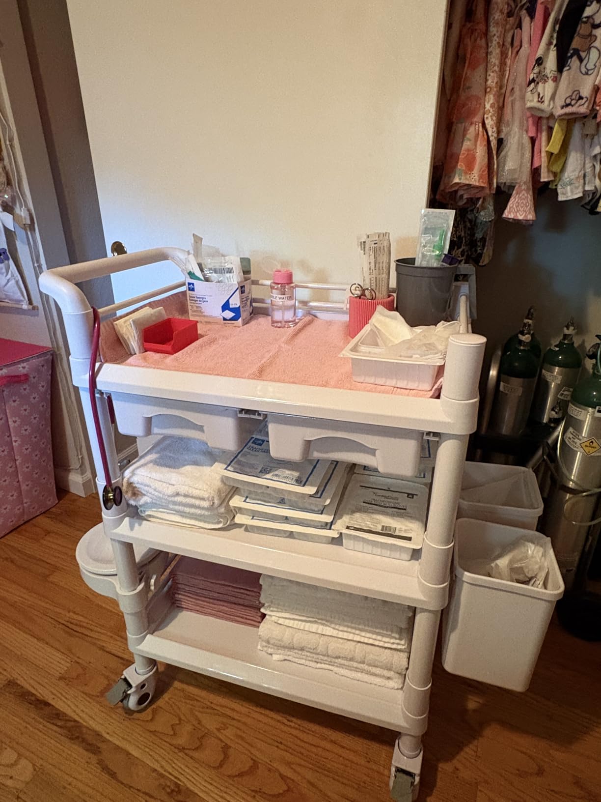 VEVOR Medical Mobile Trolley Cart with 2 Drawers & 3 Trash Cans, 3 Tiers Beauty Salon Rolling Trolley with 4 Silent Wheels & 2 Dirts Bucket & Bowl, Medical Utility Cart for Hospital Dental Clinic Lab customer photo 1