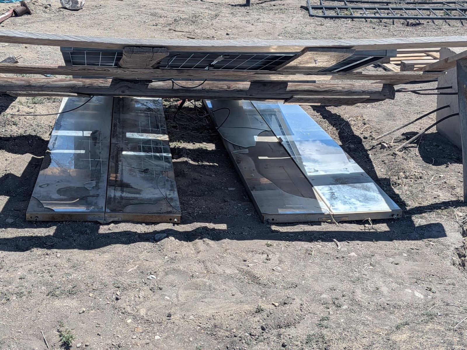 N-Type 16BB 400W Bifacial Solar Panel, 2Pcs 200 Watt Solar Panel for 12V/24V Systems, 25% High Efficiency, Dual-Module Parallel Anti-Shade Design, for RV Van Marine Home Rooftop Off-Grid customer photo 2