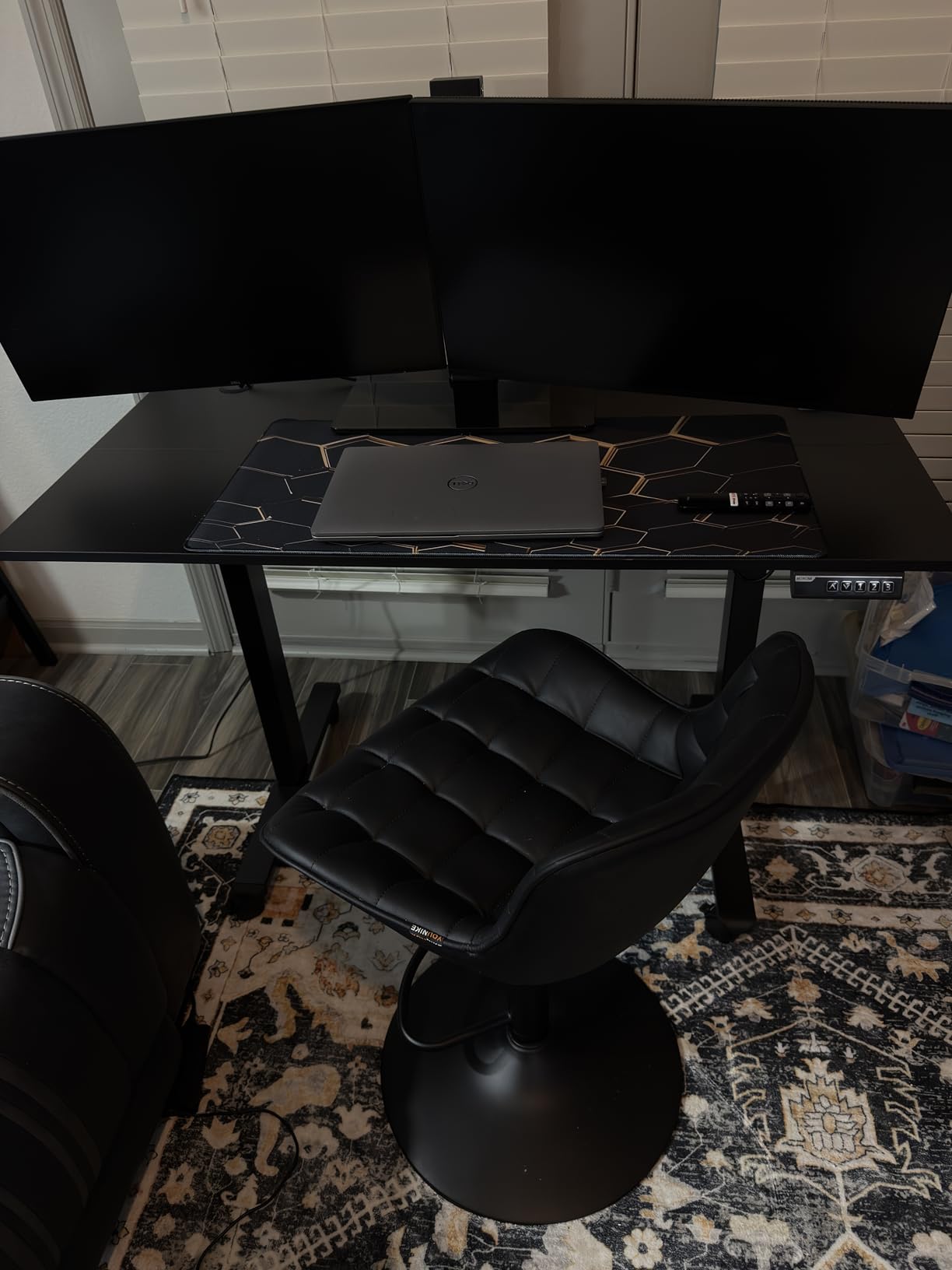 Monomi Large Electric Standing Desk 71“x31.5“ Height Adjustable,Black customer photo 1