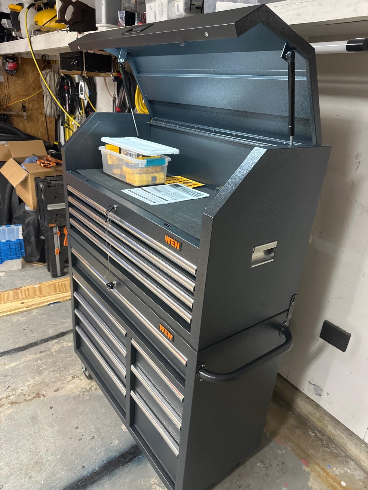 WEN 42-Inch Premium Tool Chest with Heavy Duty 21-Gauge Powder-Coated Steel Construction and Onboard Charging Station (GG421T) customer photo 2