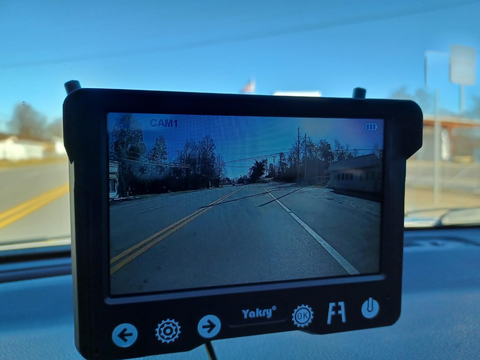 Wireless Backup Camera Magnetic for Truck: 1 Minute Easy Install HD 1080P | Rear View Camera Solar - Portable Rechargeable 5 Inch Monitor System for Car Truck SUV RV Trailer Camper Y02 customer photo 1