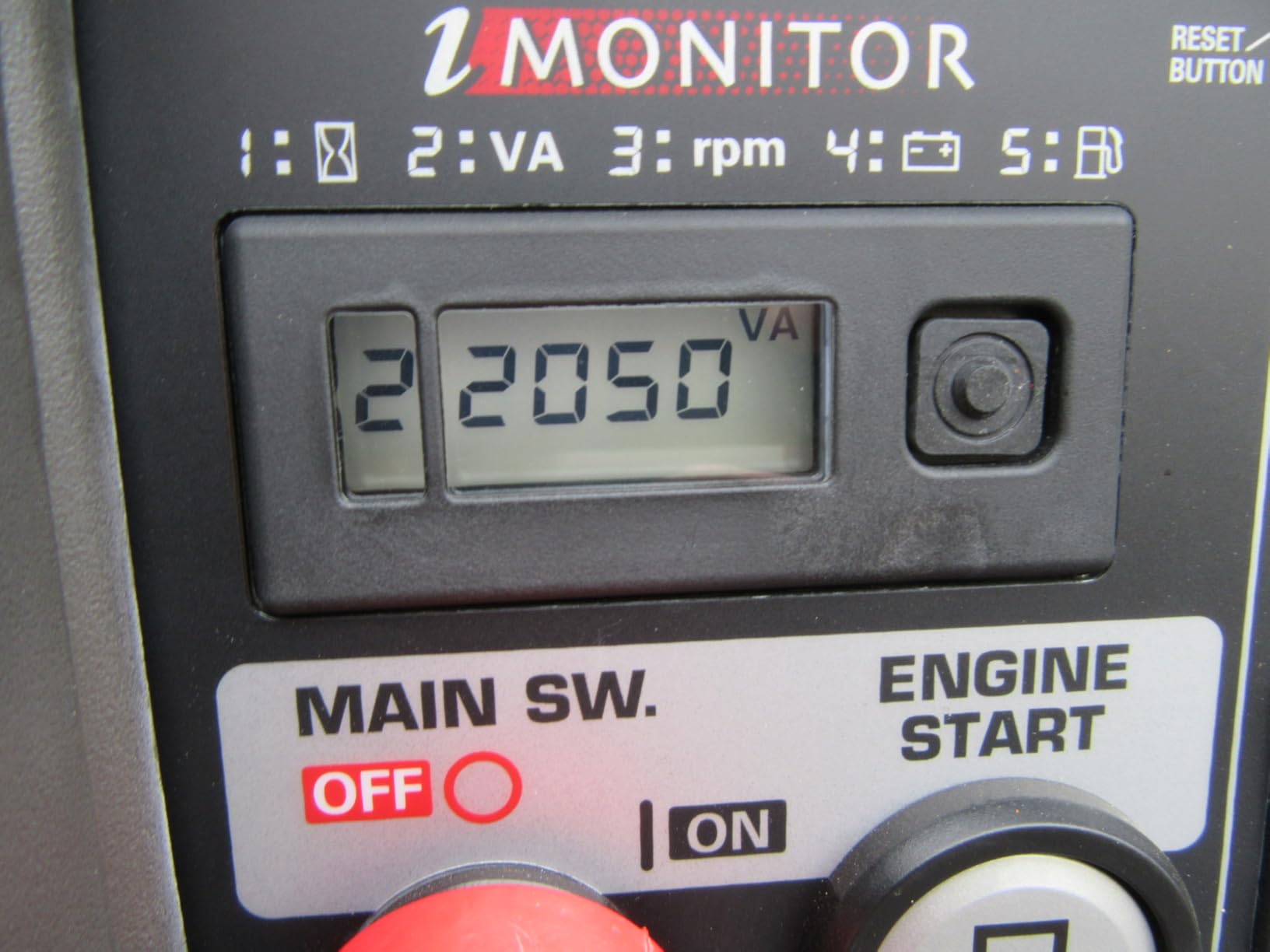 Honda EU7000iS 7000 120/240V Watt Inverter Generator (EU7000ISNAT1X) | Super Quiet Gas Powered Portable Generator for Camping, RV, Tailgating, or Home Backup Power Supply, Up to 16 Hour Run Time customer photo 2