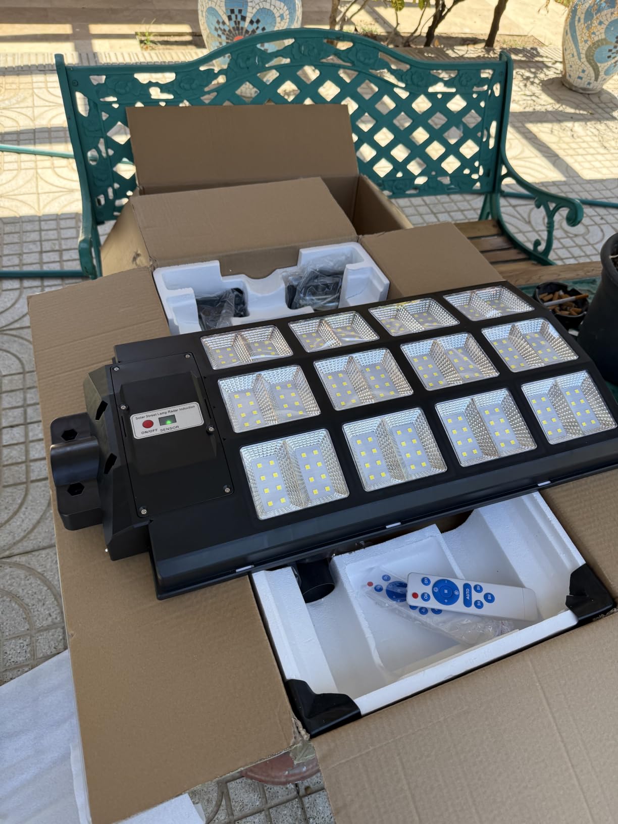 JAYNLT Y-12000W Solar Street Lights Outdoor,Parking Lot Lights Commercial customer photo 2