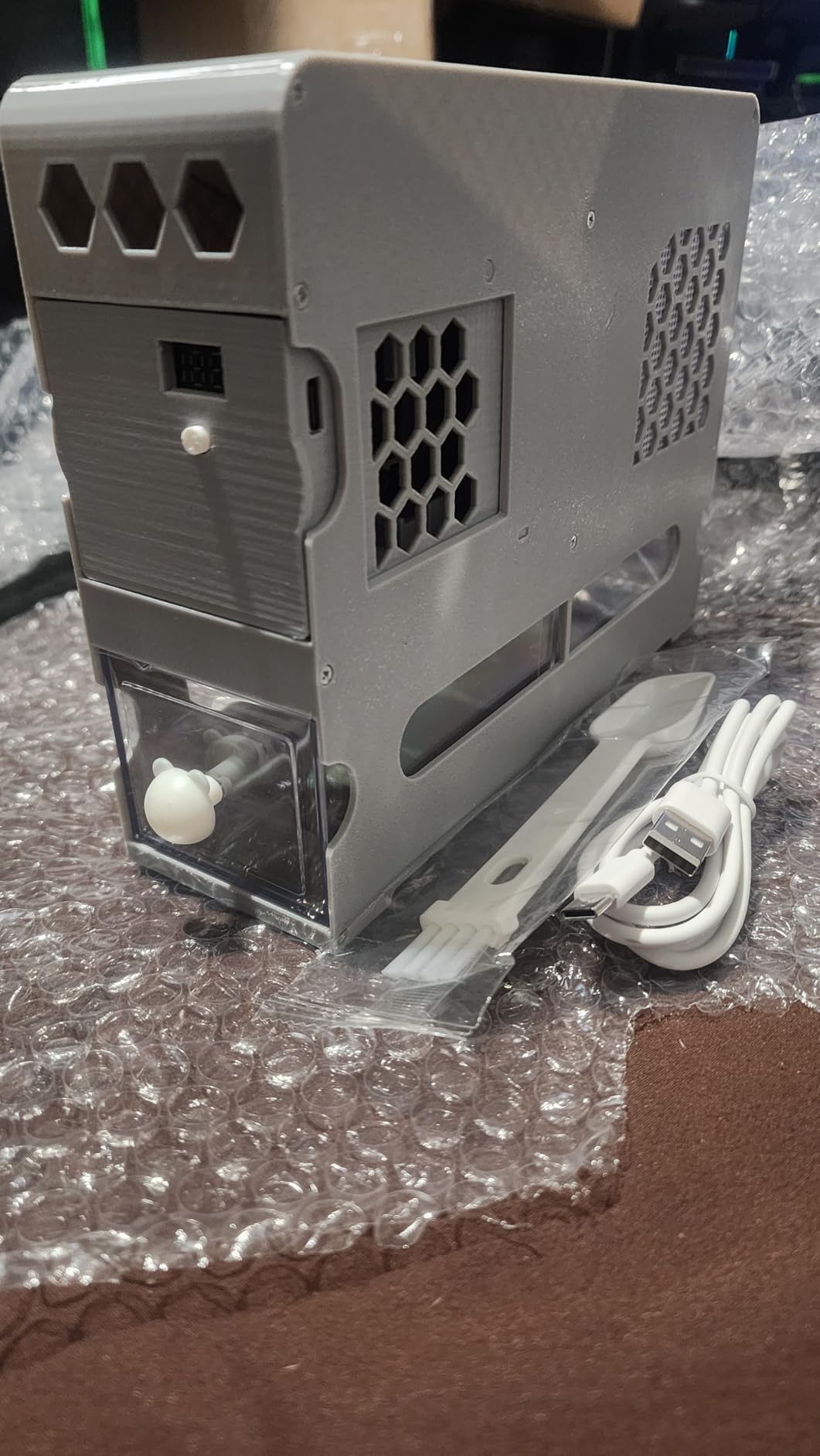 Bird Feed Shell Blowing Machine,No Assembly Required Husk Remover Wind Sheller Bird Seed Cleaner Machine, With Adjustable Speed Fan、intelligent Digital Display、rechargeable and Washable Quick Shelling customer photo 2