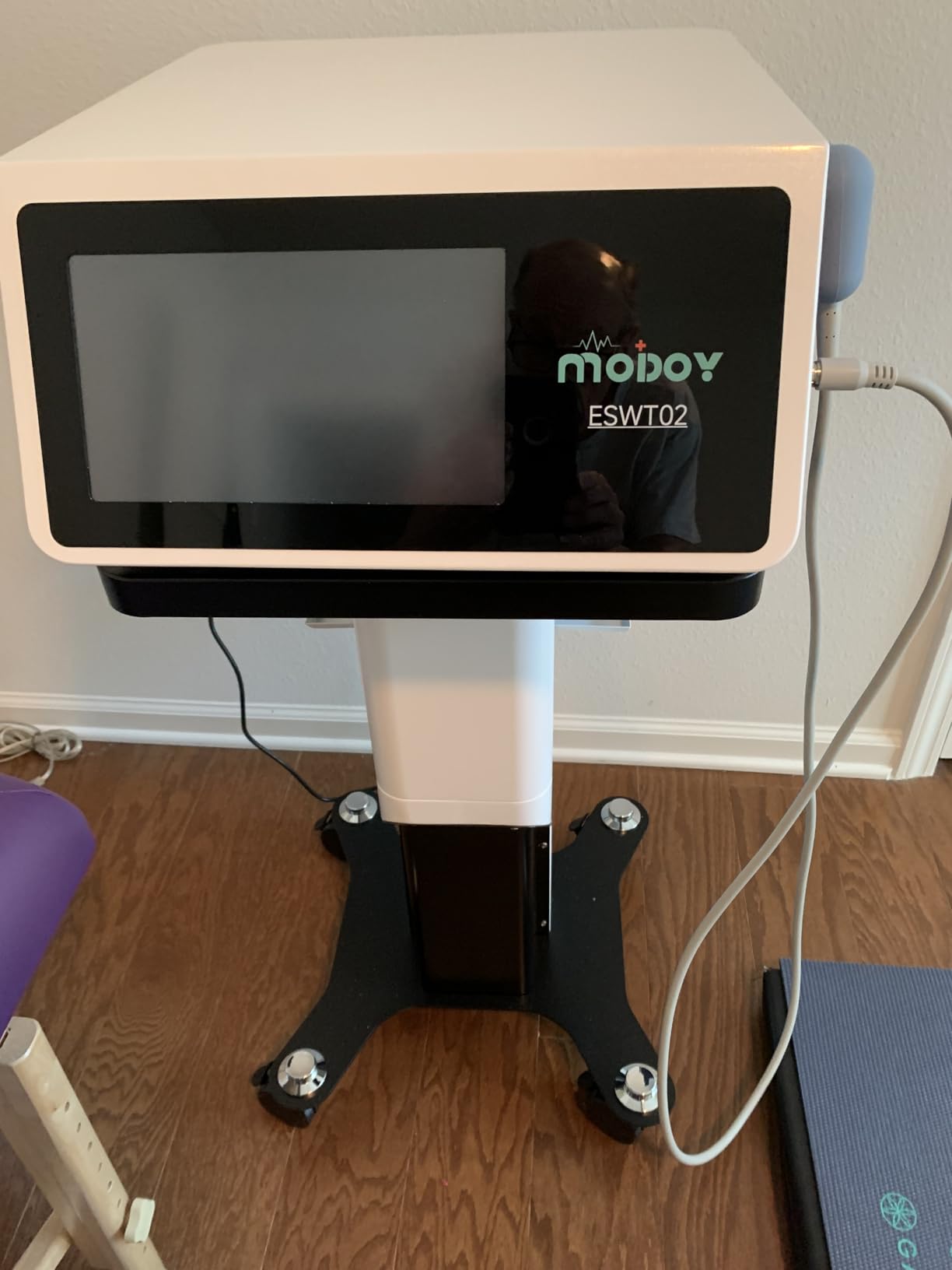 Shockwave Therapy Machine, FSA&HSA Shock Wave Therapy Device, ESWT03 customer photo 1