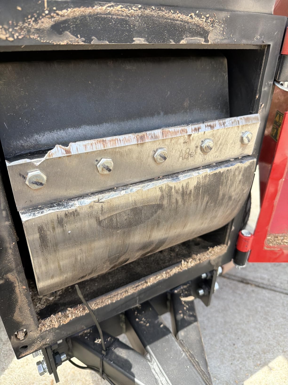MechMaxx 8'' Inch ZONSEN 1000cc 35hp Electric Start Gasoline Powered Engine 4-Wheels Towable Wood Chipper Shredder Mulcher with Towbar/Tail Light/Emergency Stop Switch, Model B200 customer photo 2