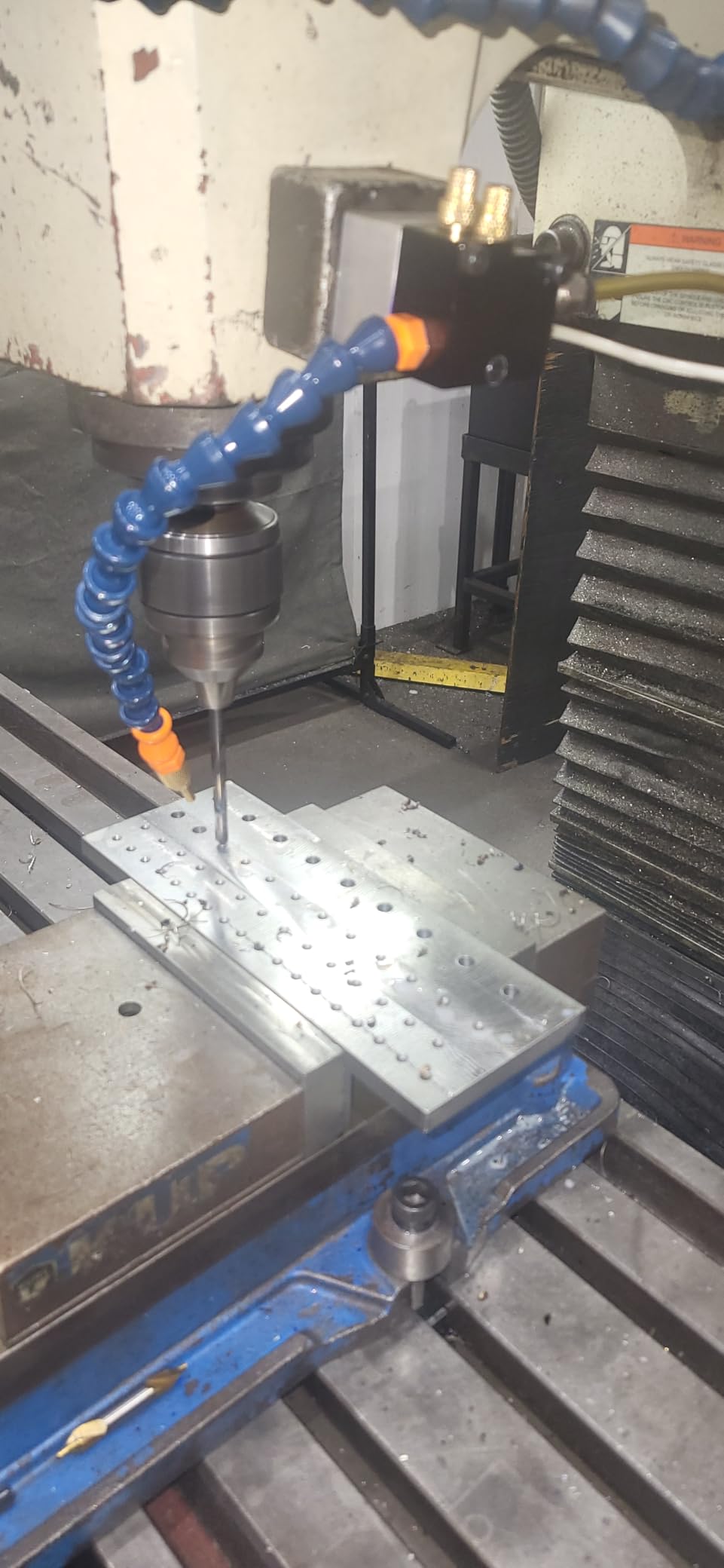 QWORK Mist Coolant Lubrication Spray System for CNC, Lathe, Milling & Drill Machines - Enhanced Metal Cutting & Engraving Efficiency customer photo 1