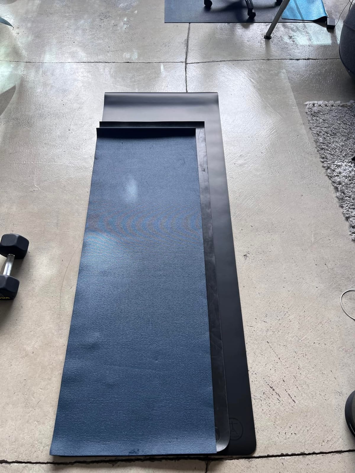 Tatago Hot Yoga Mat Non Slip-Professional Grade Natural Rubber Yoga Mat, Pliates Mat, Stretching Mat or exercise mats for home workout. Nonslip for Hot and Sweaty Classes. Includes Yoga Strap for Carrying and Stretching too. customer photo 2
