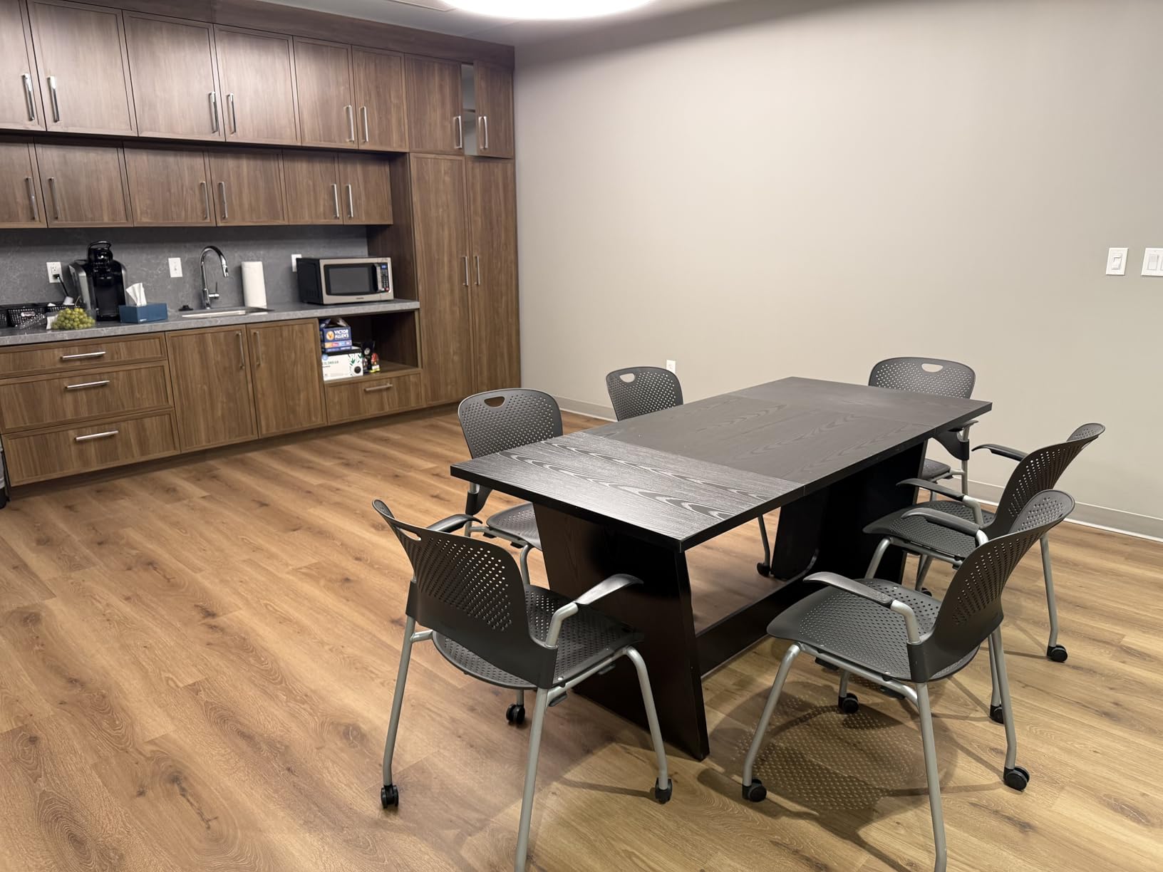 Tribesigns 6 FT Conference Room Table, 71 Large Executive Seminar Desk for 6-8 People, Rectangular Meeting Table for Office, Heavy-Duty Business Boardroom Table with Wooden Pedestal Base, Dark Brown customer photo 1