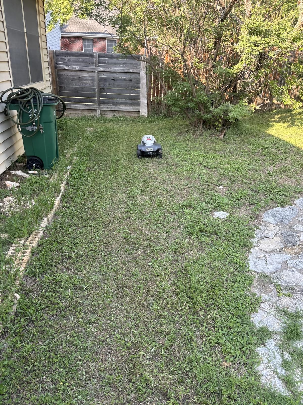 eufy Robot Lawn Mower E15, Auto Mapping, Pure Vision Navigation customer photo 1