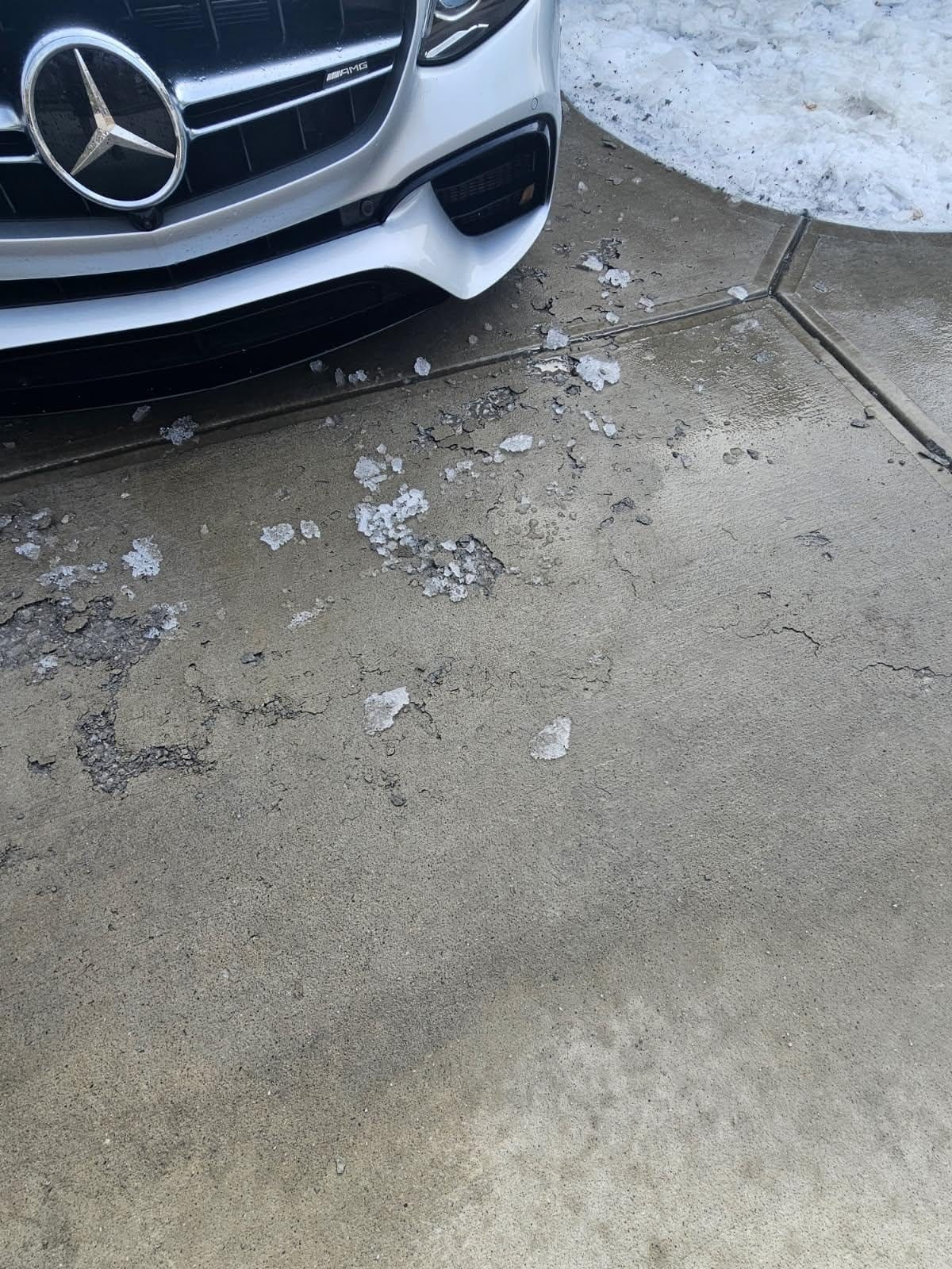 Ice Melt Safer for Concrete, 20 lb Bag Snow Salt, Sidewalk & Driveway Salt customer photo 1