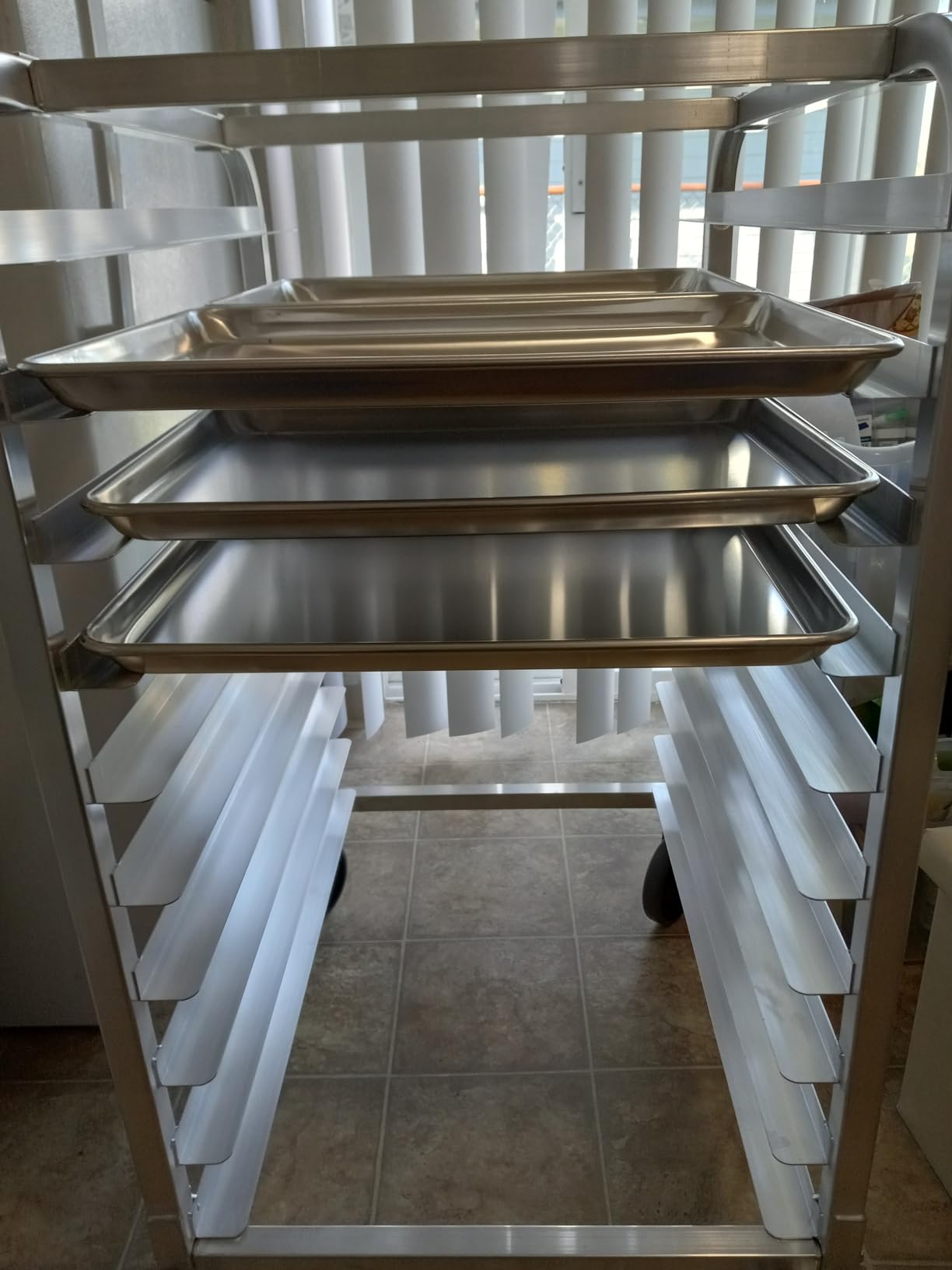 BIEAMA 10-Tier Sheet Pan Rack, NSF Aluminum Bun Pan Rack customer photo 1