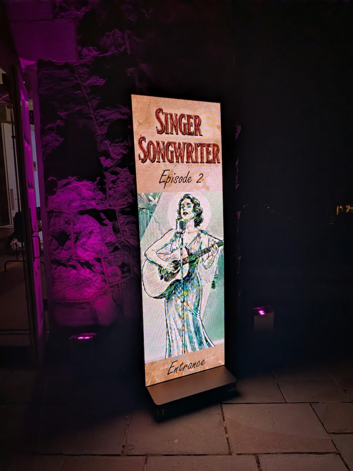 MWE P1.86 LED Poster Screen with Flight Case, 80