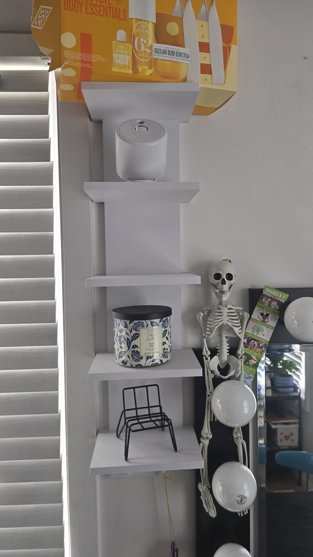 Sorbus 5-Tier Floating Wall Shelf with Hooks, 31 Inch (2 Pack, Black) customer photo 1